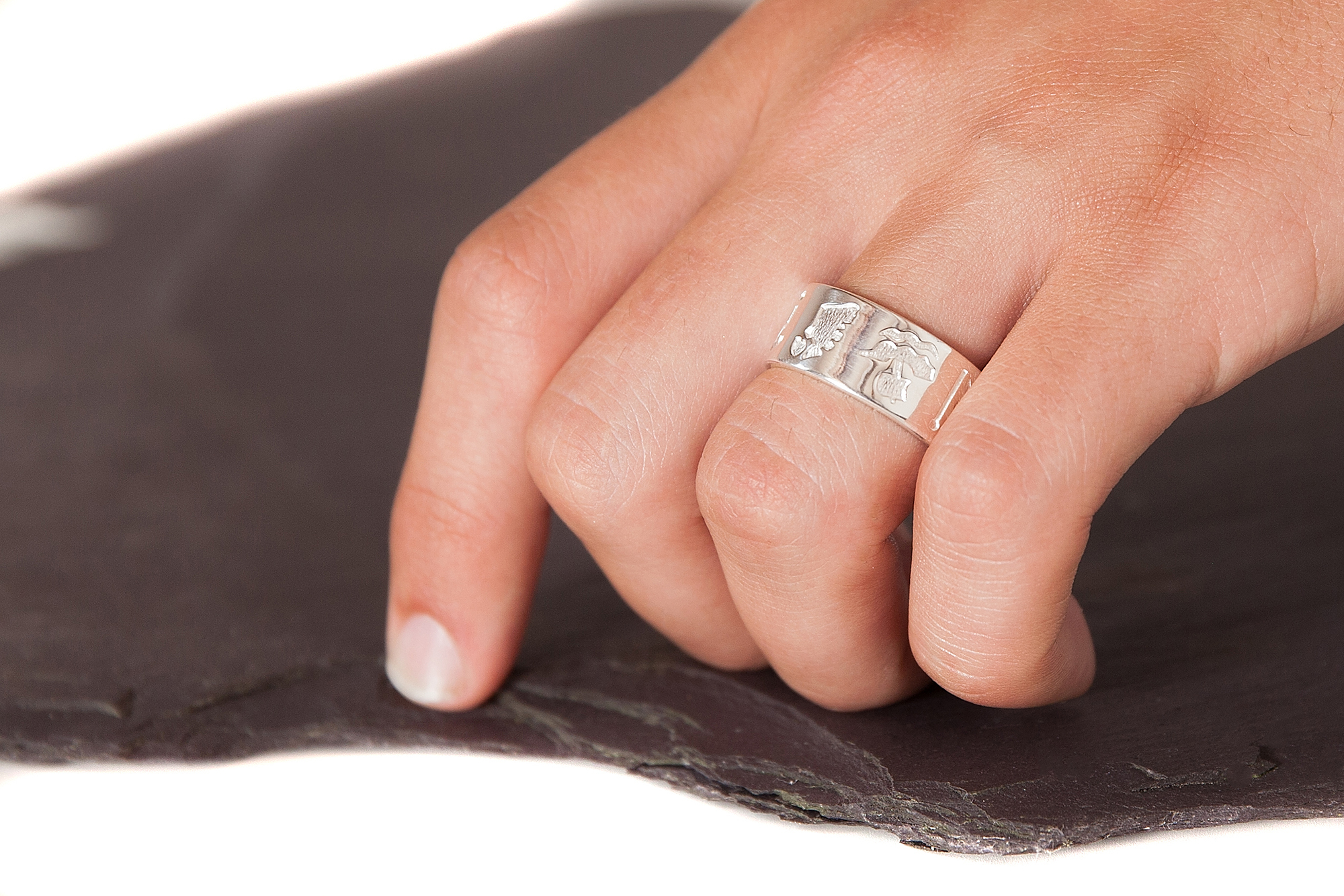 A Man’s Guide to Buying a Celtic Wedding Band