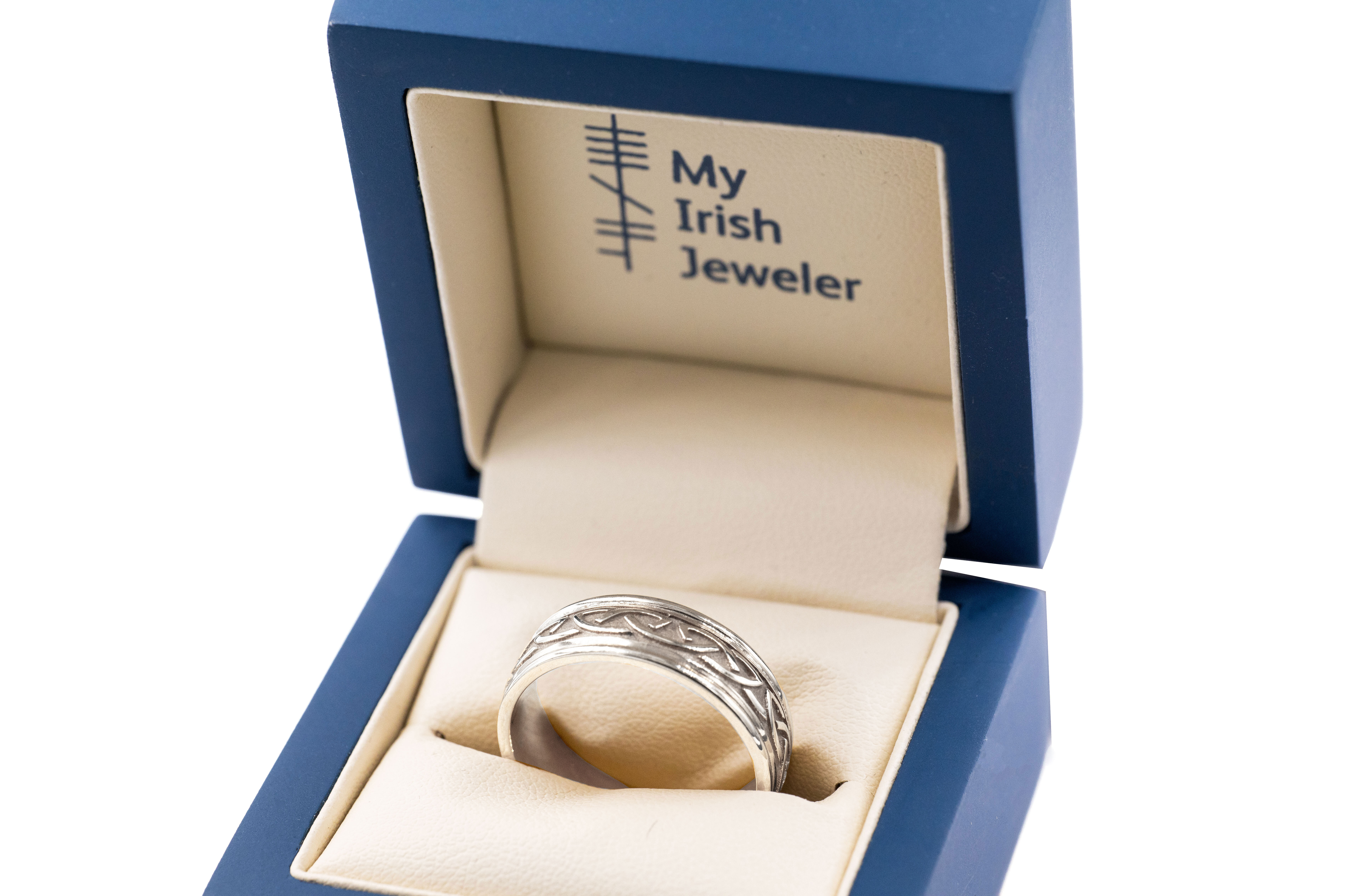 Celtic Knot 6.0mm Ring in Real Platinum. In Luxury Packaging.