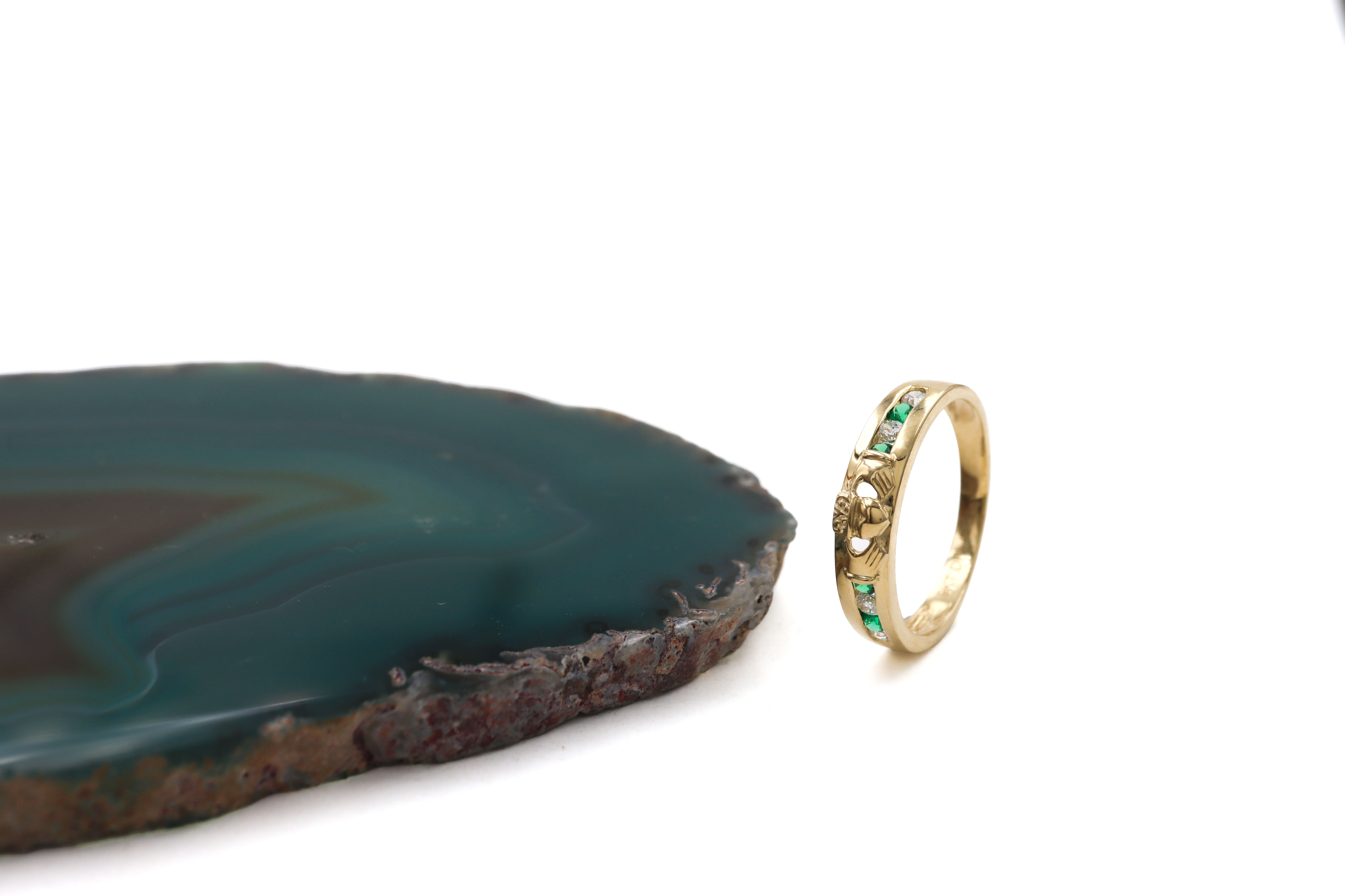 Womens 9K Yellow Gold Claddagh Ring. Side View.