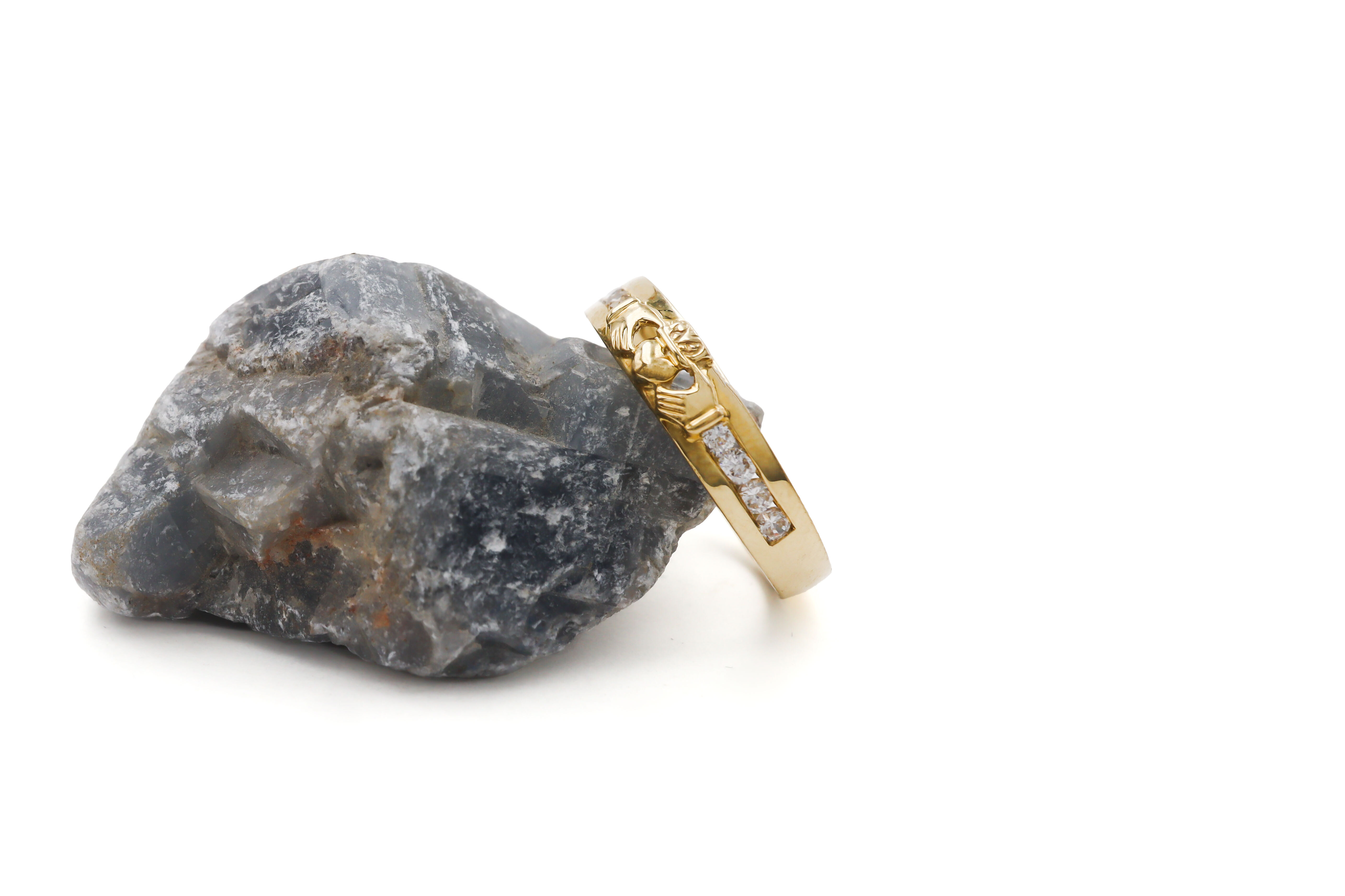 Womens Yellow Gold Claddagh Ring