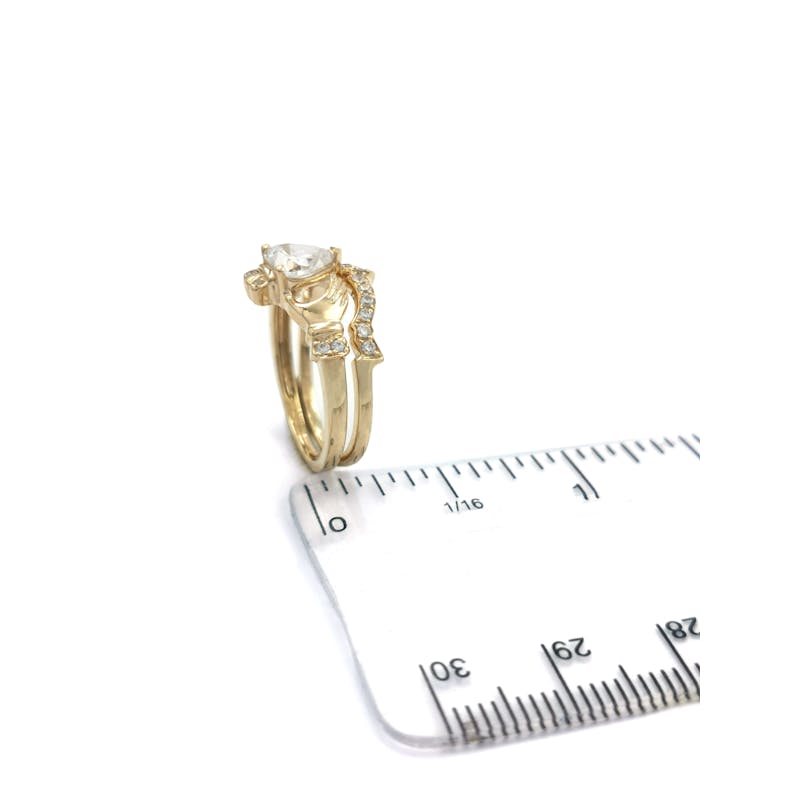 Attractive 9K Yellow Gold Claddagh Ring For Women. Picture For Scale.