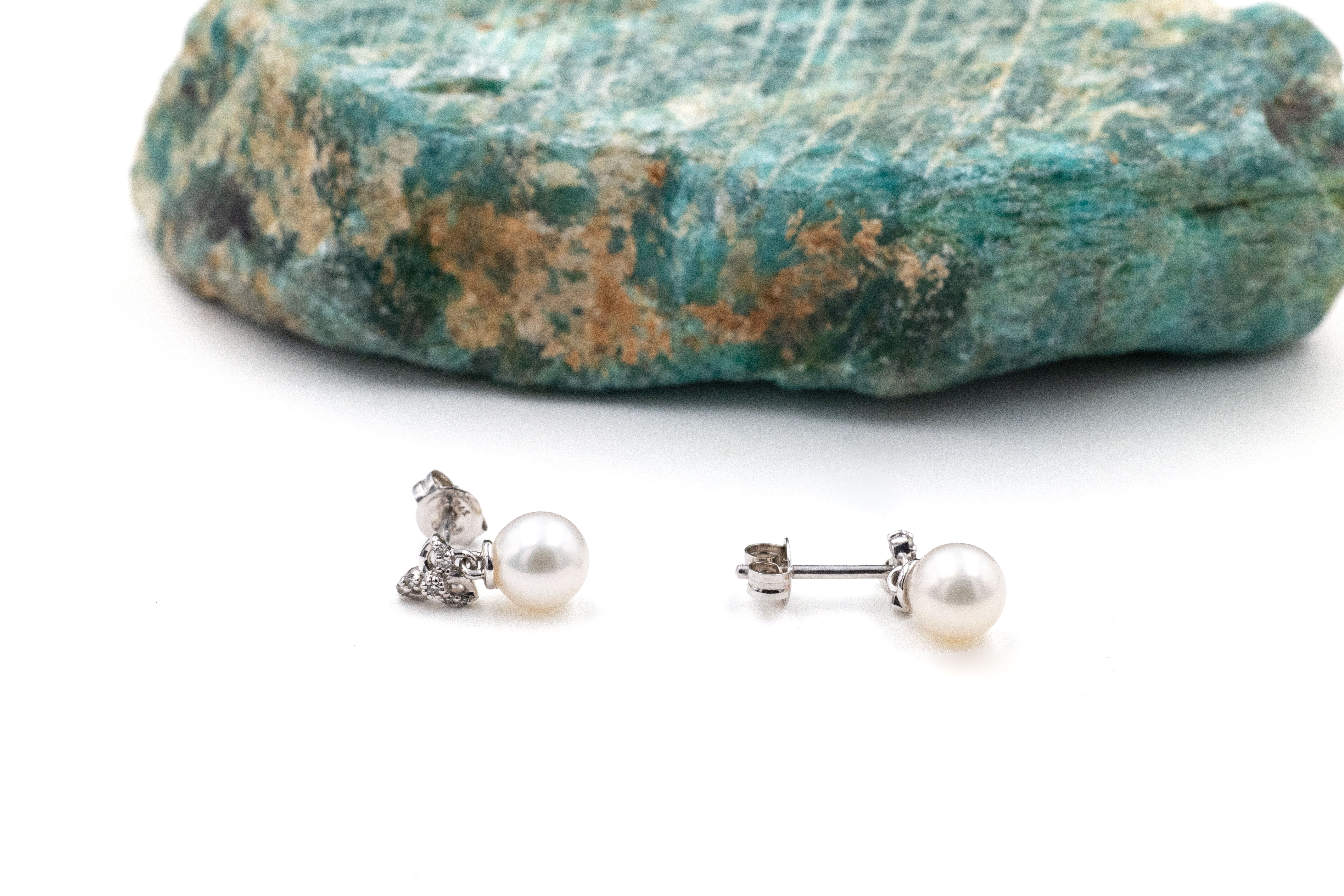 Womens Polished Trinity Knot Earrings in Real White Gold