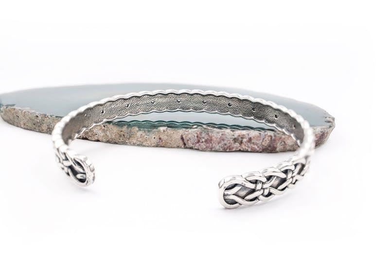 Womens Irish Oxidized Sterling Silver Celtic Knot Bracelet