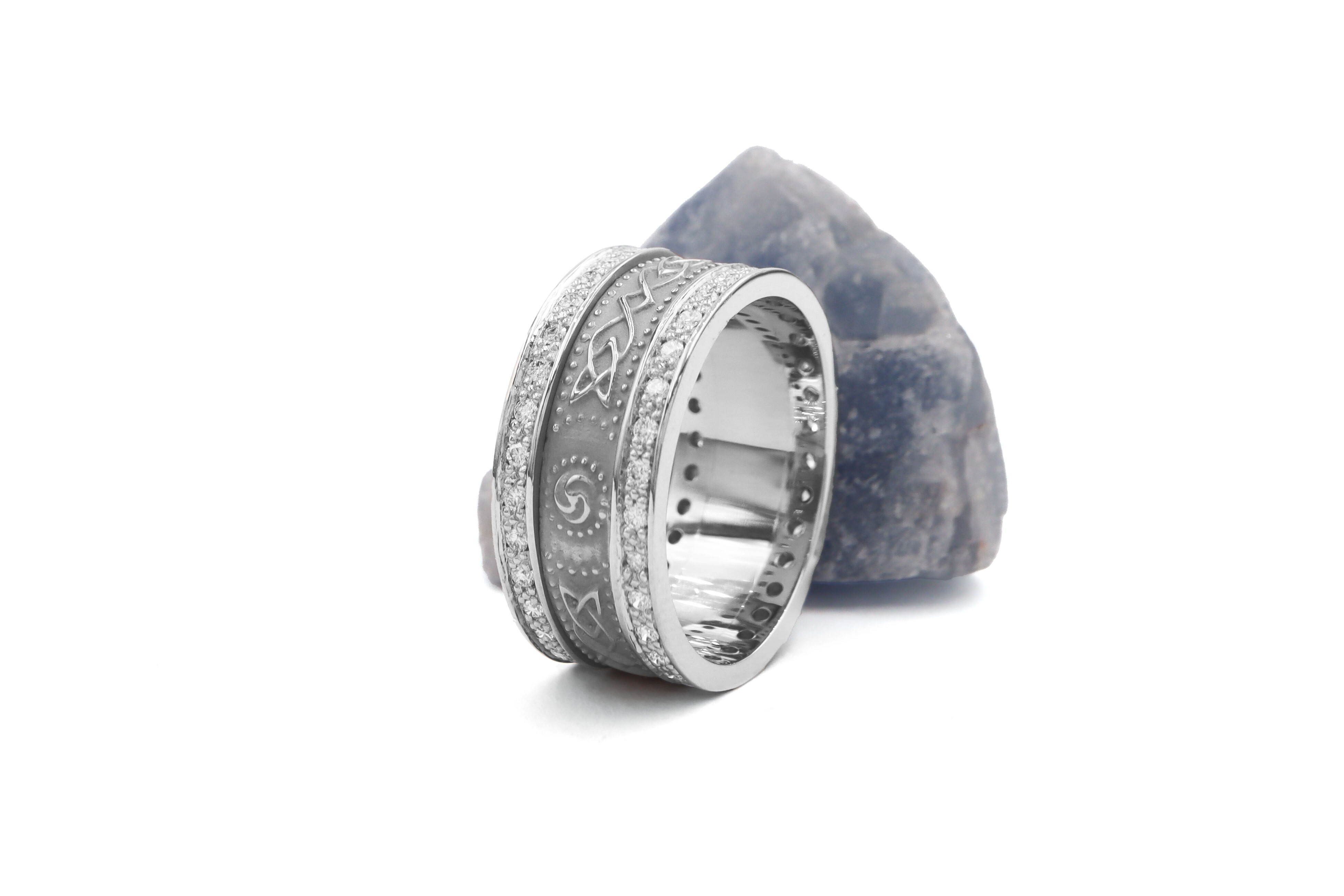 Authentic Platinum Ardagh Chalice & Celtic Knot 8.7mm Ring For Women. Side View.