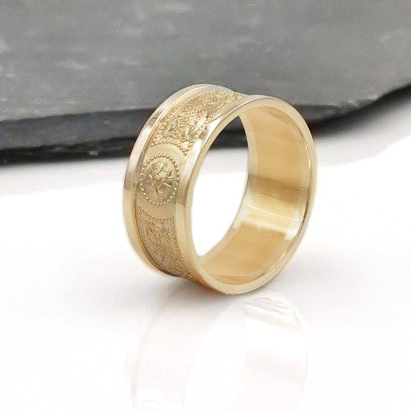 Luxurious Polished 18K Yellow Gold Ardagh Chalice & Celtic Knot 10.0mm Ring