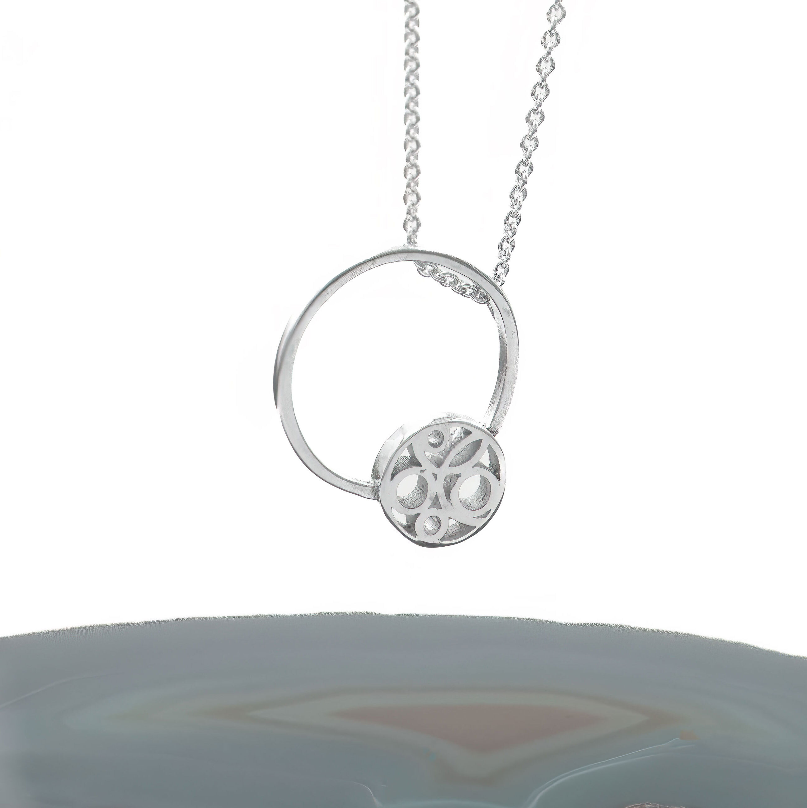 Simplistic Lios Necklace