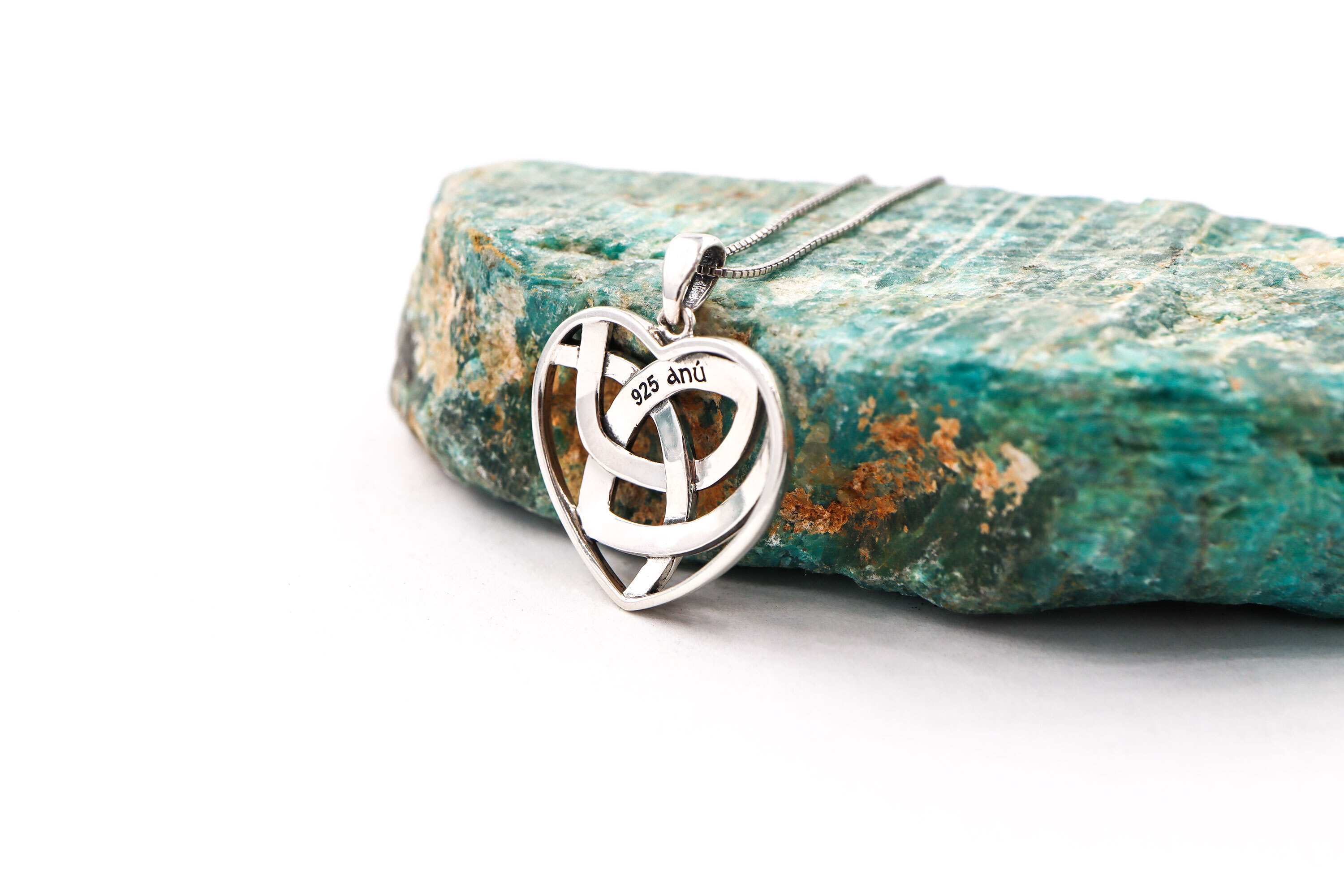 Womens Sterling Silver Celtic Knot Necklace