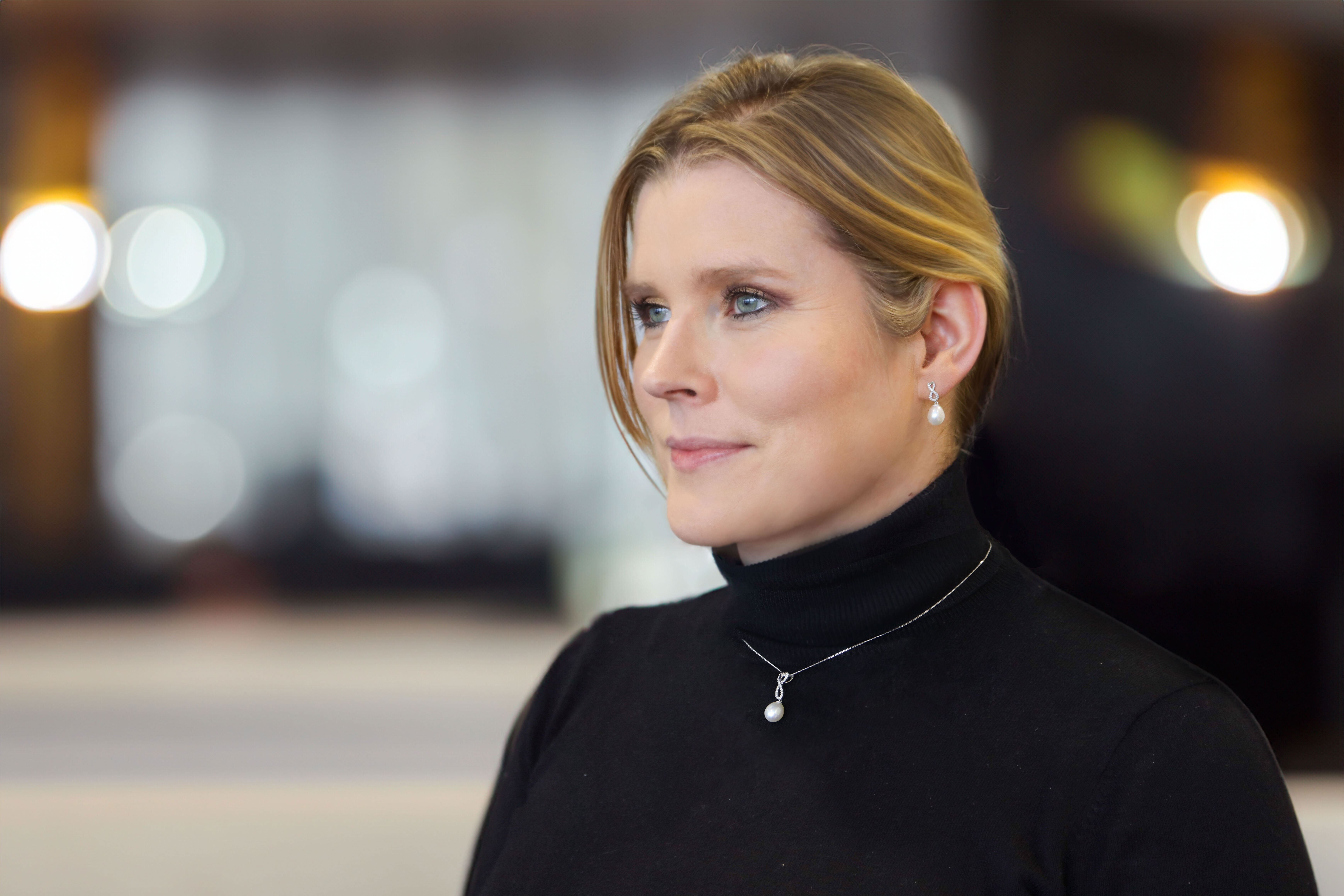 Gorgeous White Gold Celtic Knot Gift Set For Women With a Polished Finish - Model Photo