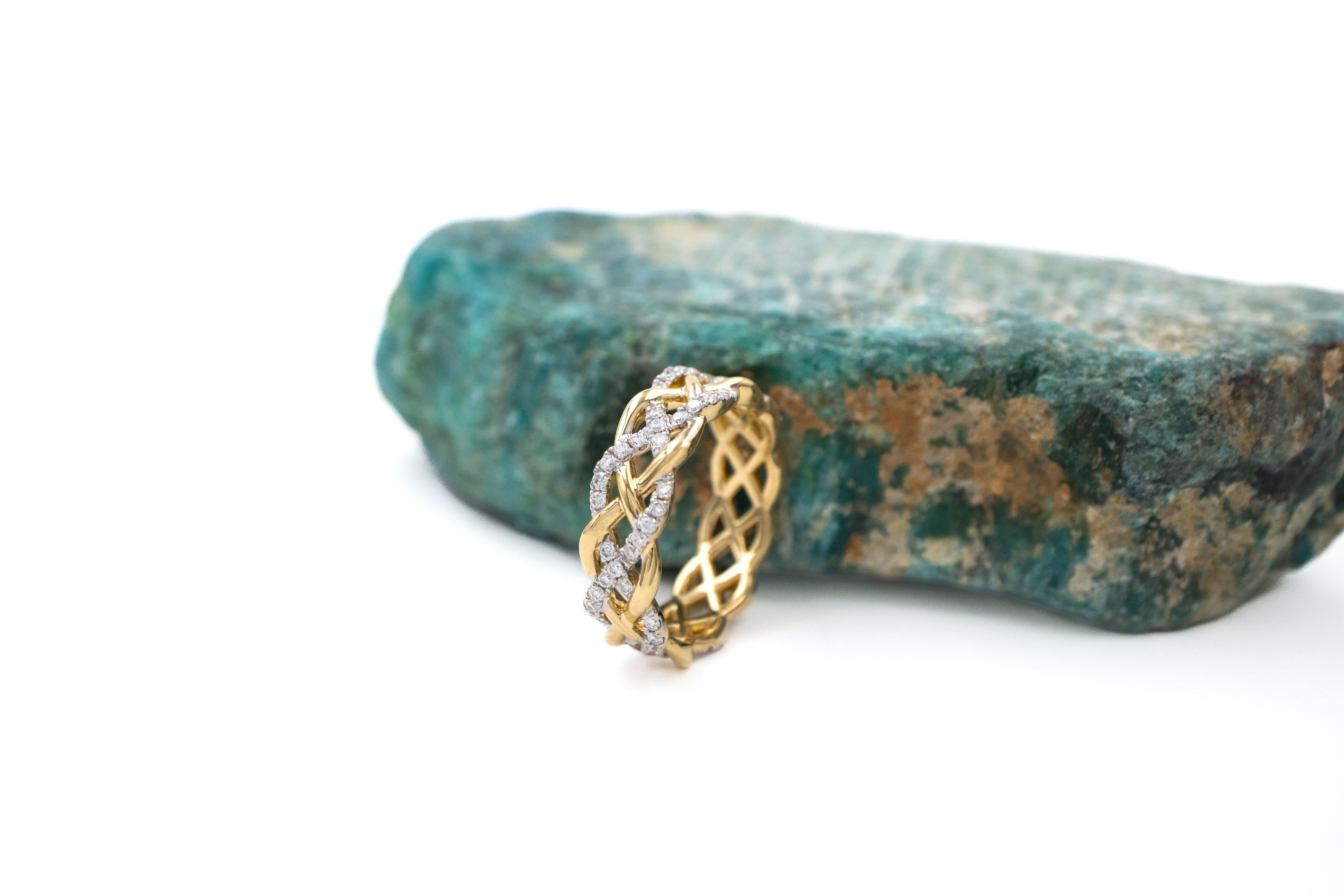 Authentic 14K Yellow Gold Celtic Knot 5.0mm Ring With a Polished Finish For Women. Side View.