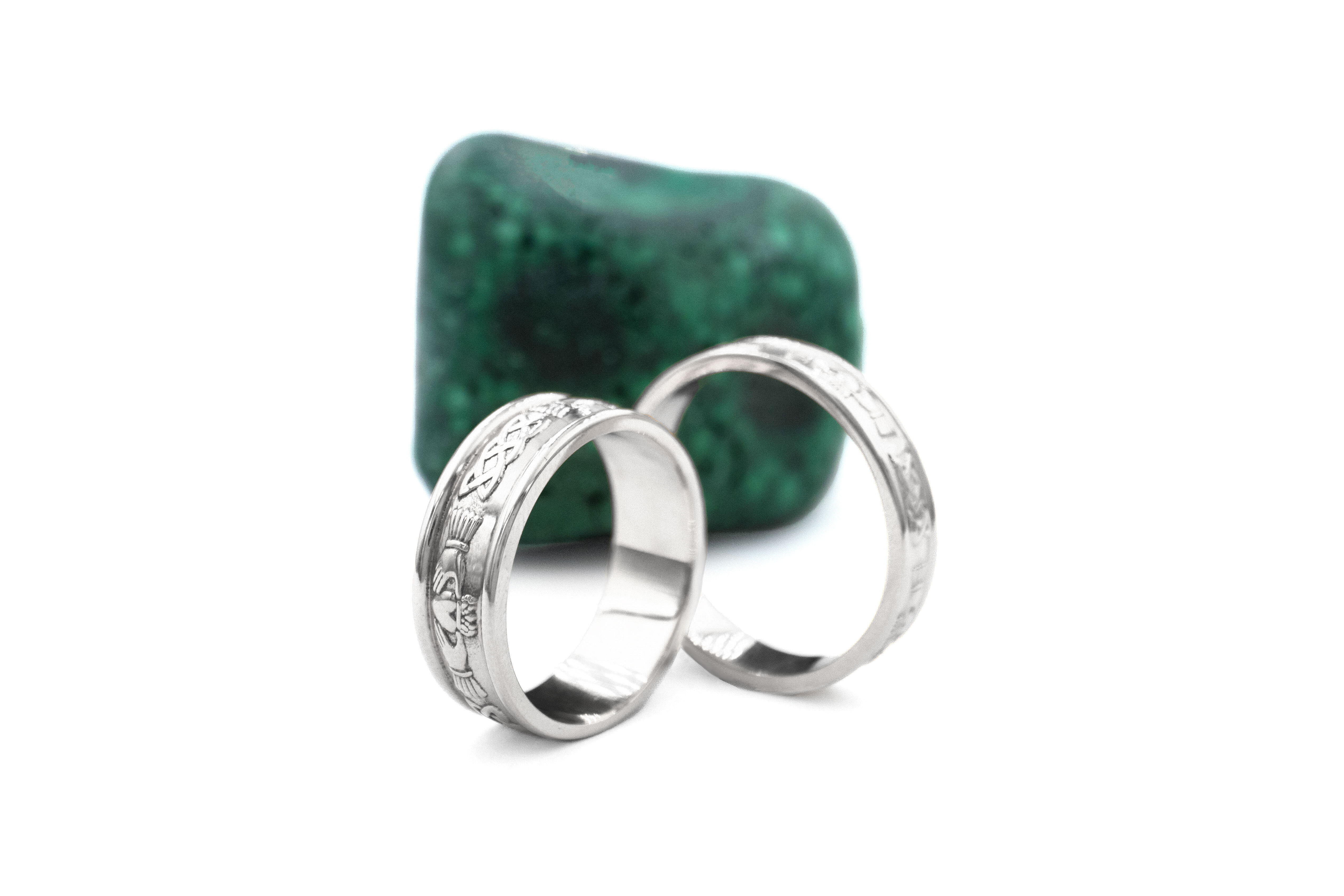 Romantic 18K White Gold Claddagh & Celtic Knot 6.7mm Ring For Women With a Polished Finish