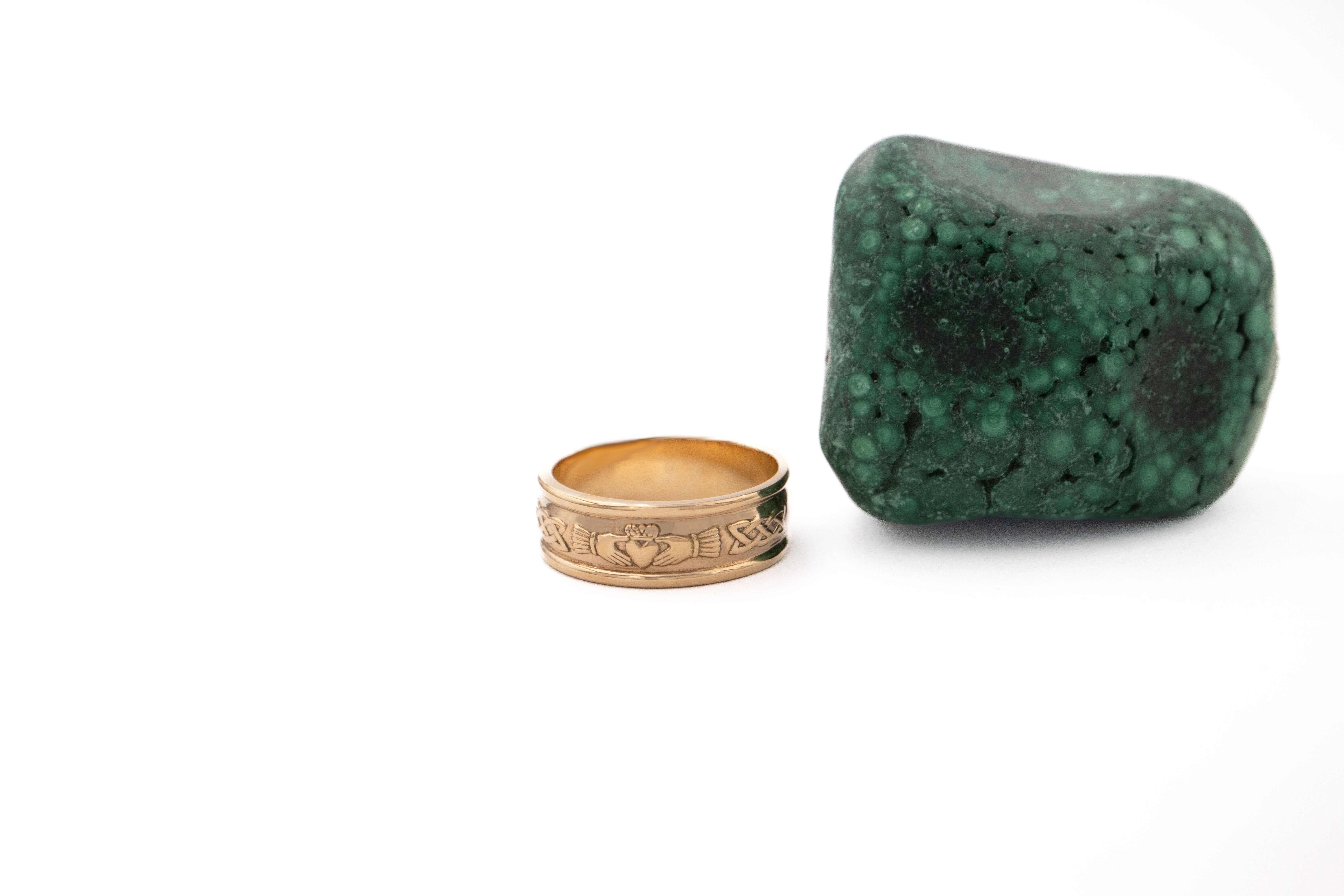 Luxurious Polished Yellow Gold Claddagh Gift Set