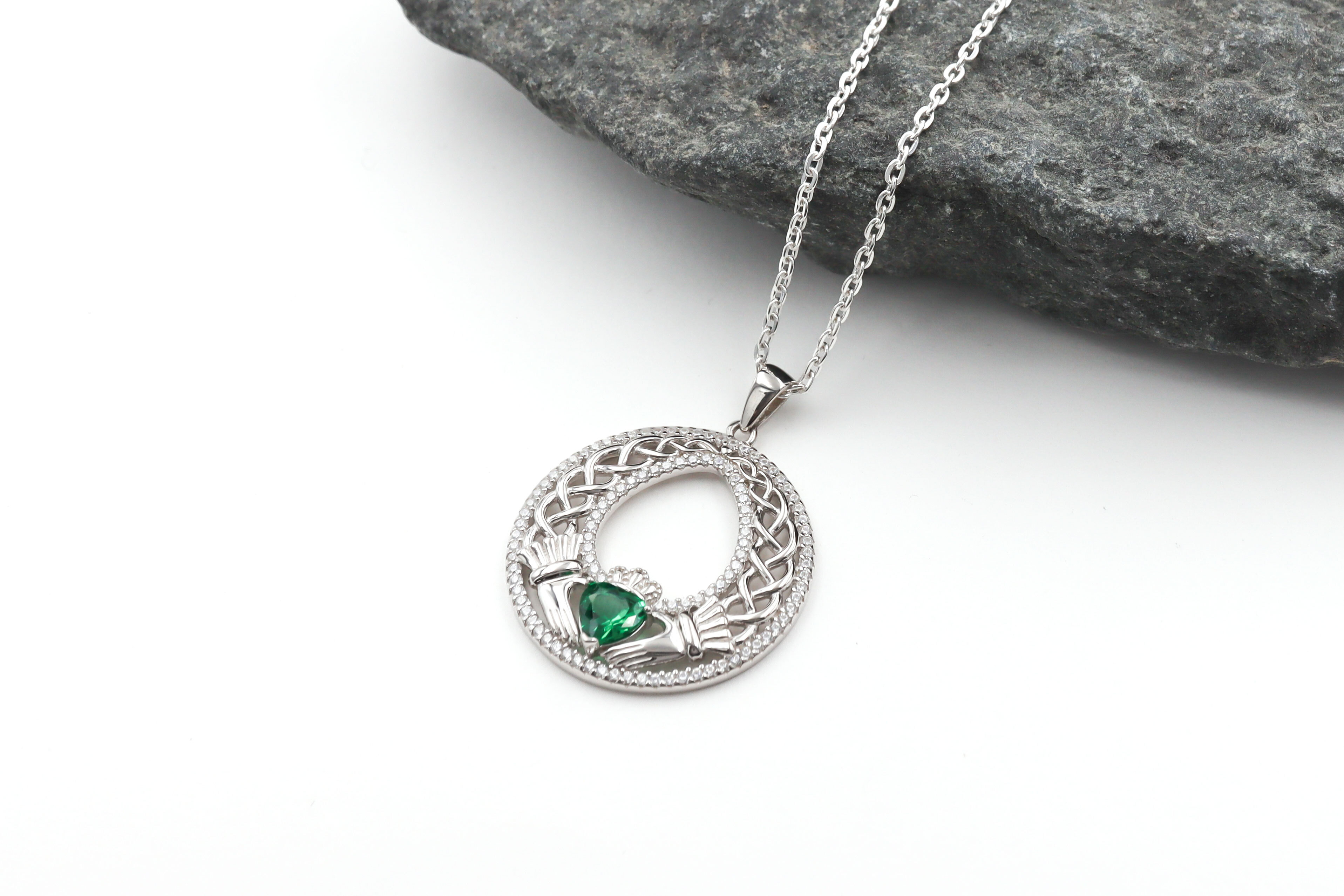 Claddagh Celtic Necklace Sku 25267 flat