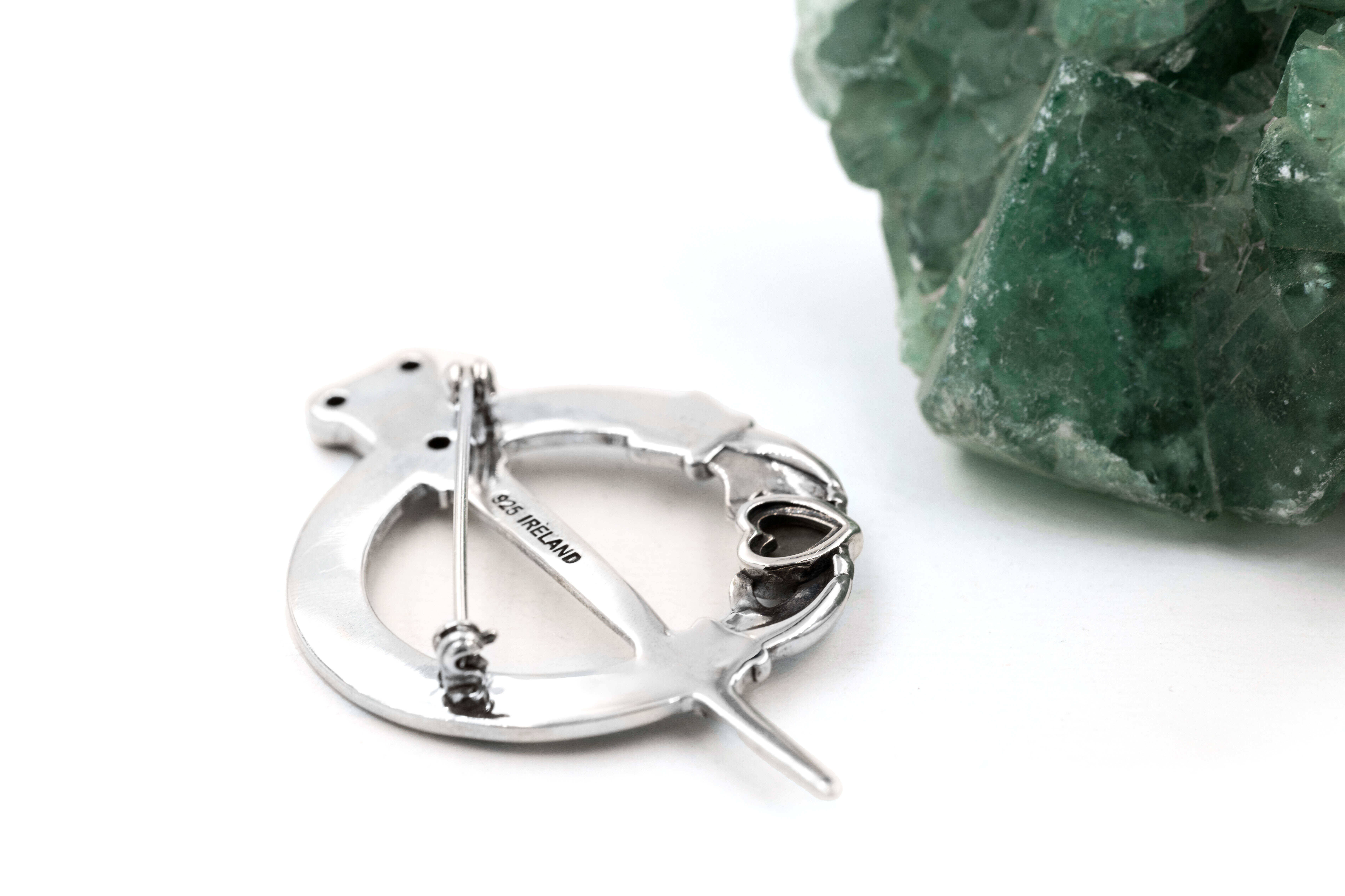 Attractive Sterling Silver Claddagh & Celtic Knot & Connemara Marble Brooch