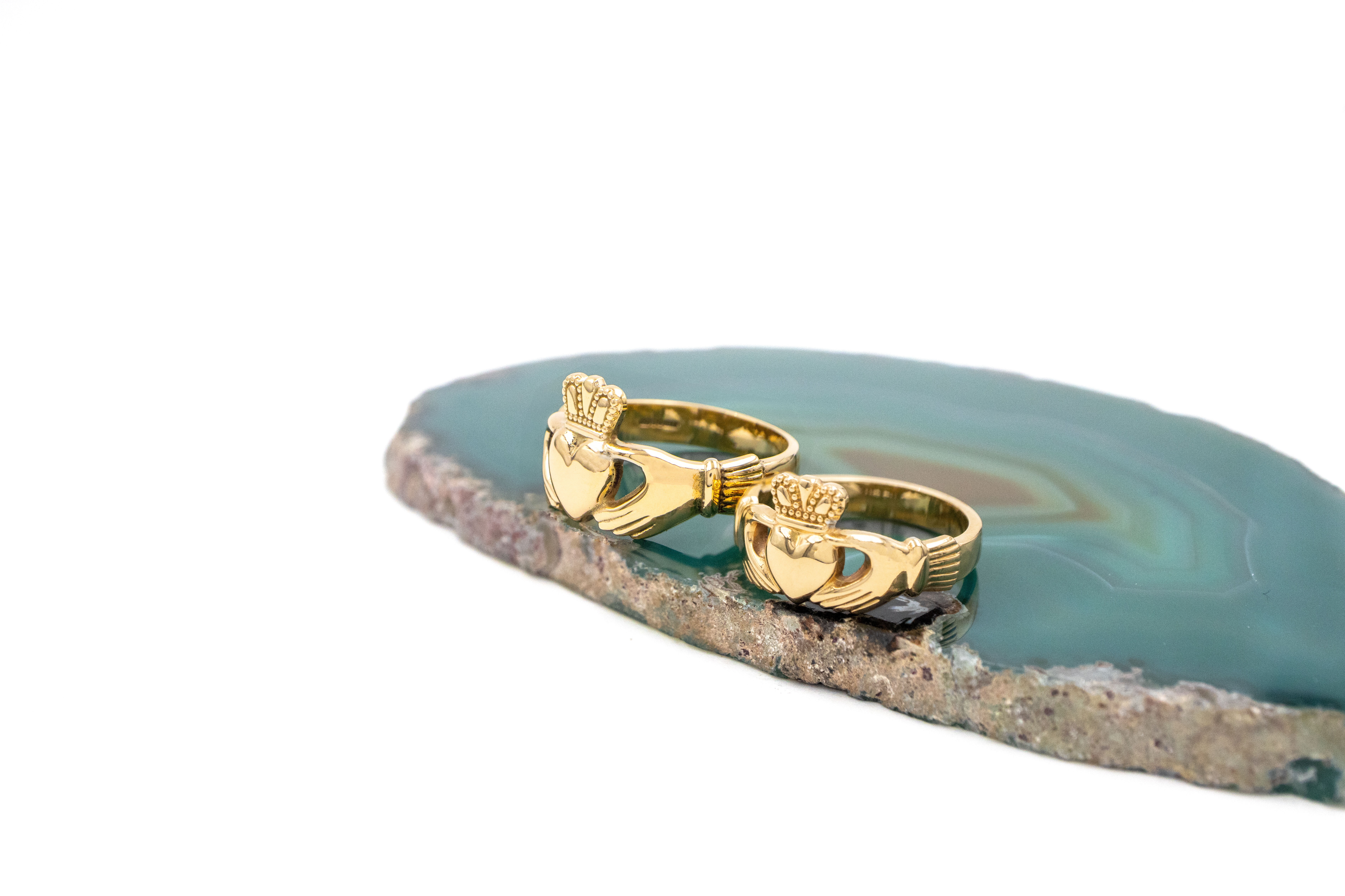 Claddagh Gift Set in 18K Yellow Gold With a Polished Finish