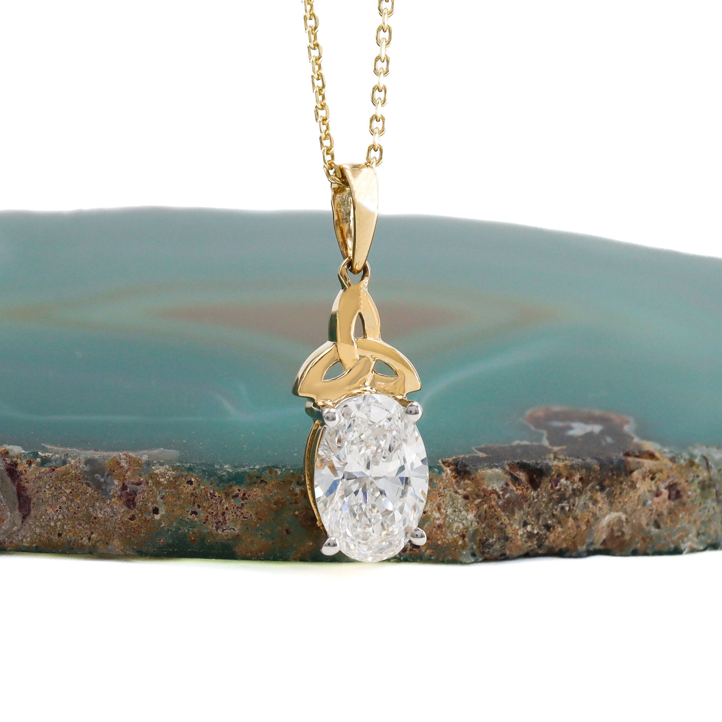 Womens Luxurious Polished 14K Yellow Gold Trinity Knot Gift Set. Side View.