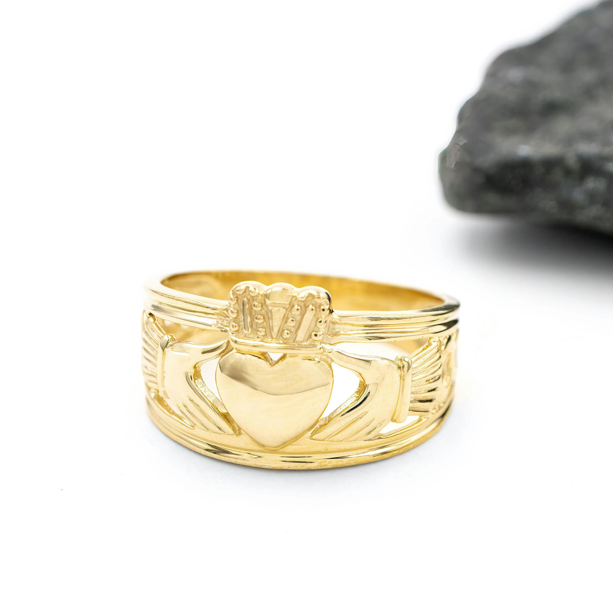 Hand 9k Gold Claddagh Ring 9K Gold Cubic Zirconia Claddagh Ring - Main Image