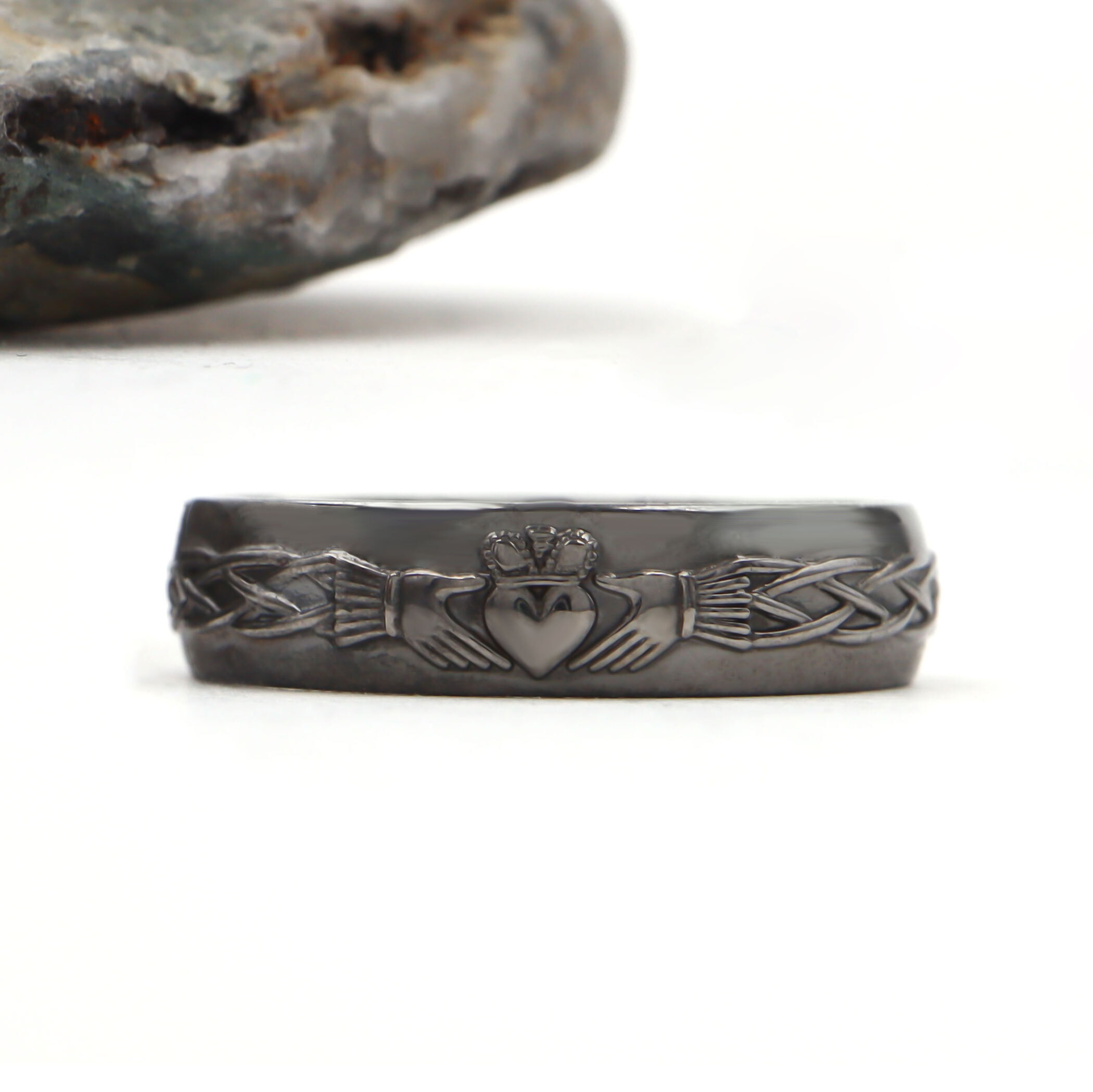 silver Black Claddagh 5.5mm