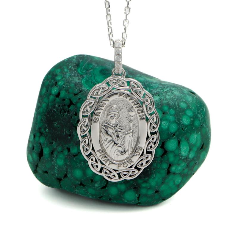 HELIOS BIJOUX - Pendentif Pays Carte Madagascar + Chaîne 50cm - Argent HELIOS BIJOUX - Pendentif Pays Carte Madagascar + Chaîne 50cm - Argent