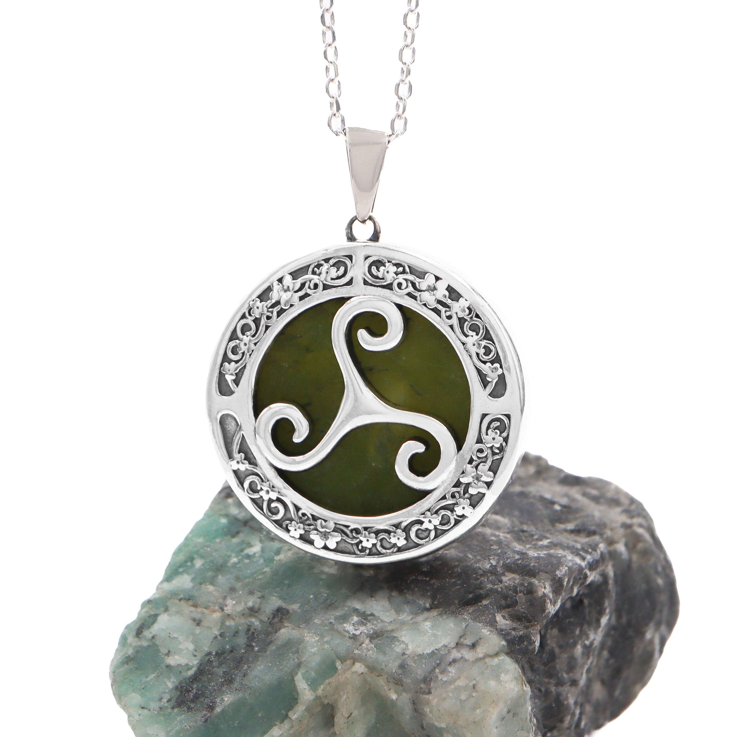 Crop Triskele Connemara Marble necklace Sku 25209 front