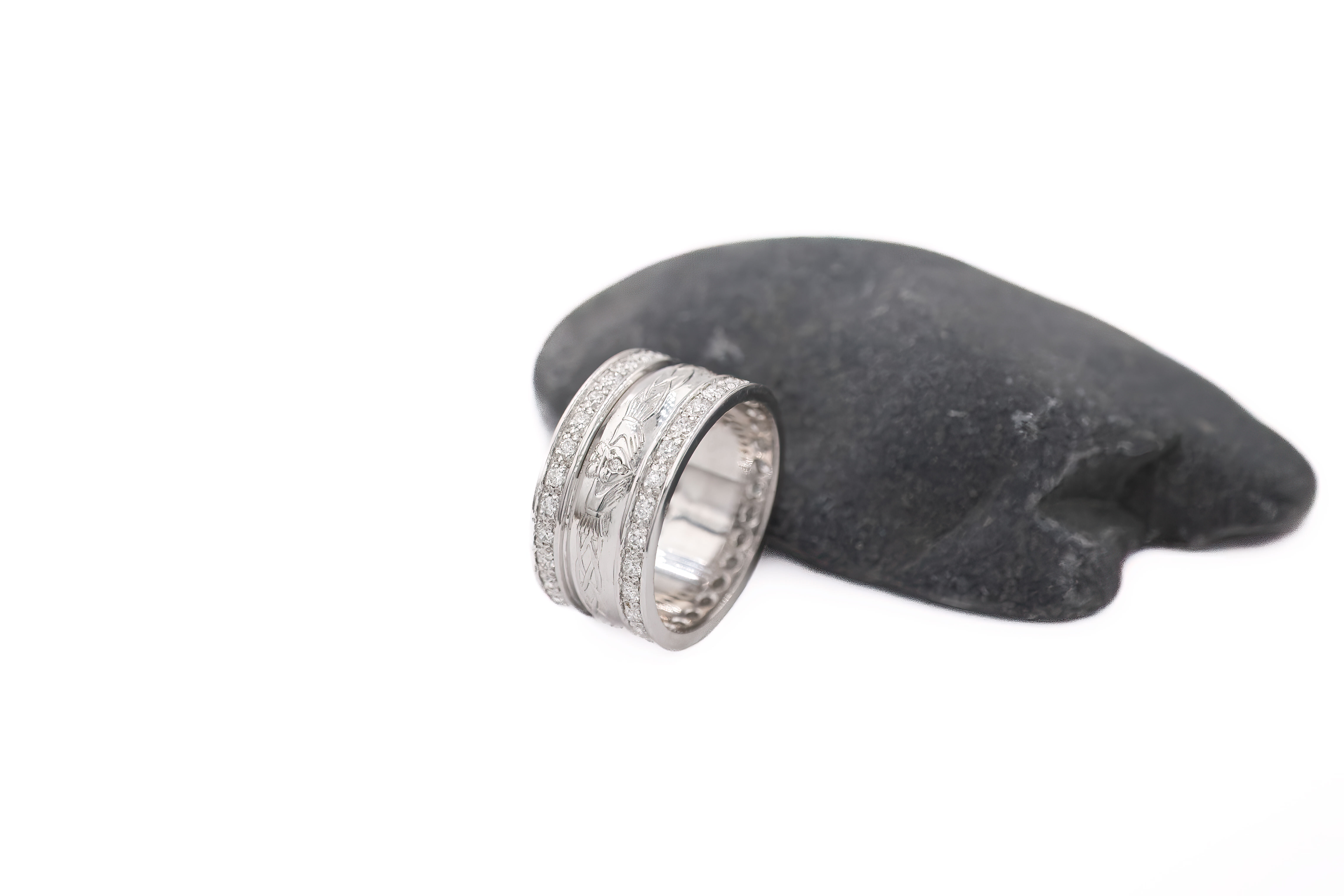 Irish Platinum 950 Claddagh Gift Set With a Polished Finish. Side View.