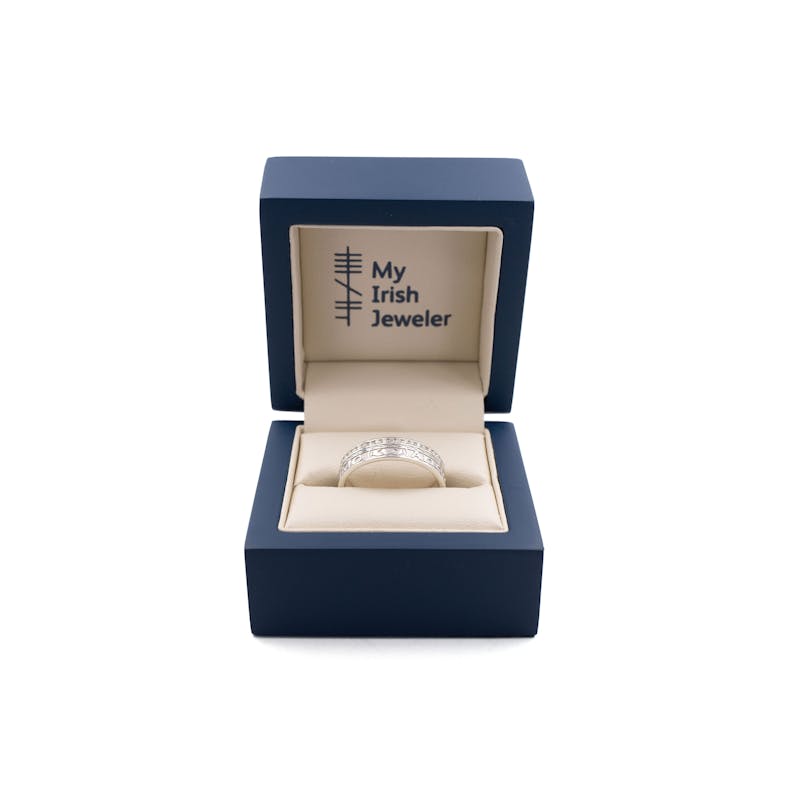 Womens Striking 14K White Gold Mo Anam Cara Wedding Ring. In Luxury Packaging.