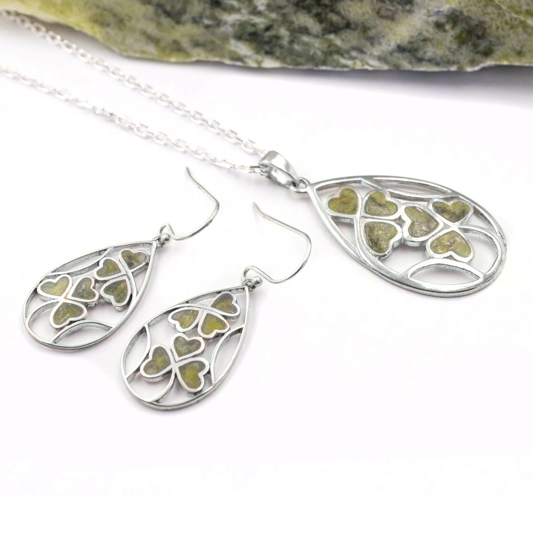 Connemara Marble Shamrock Interlace Gift Set