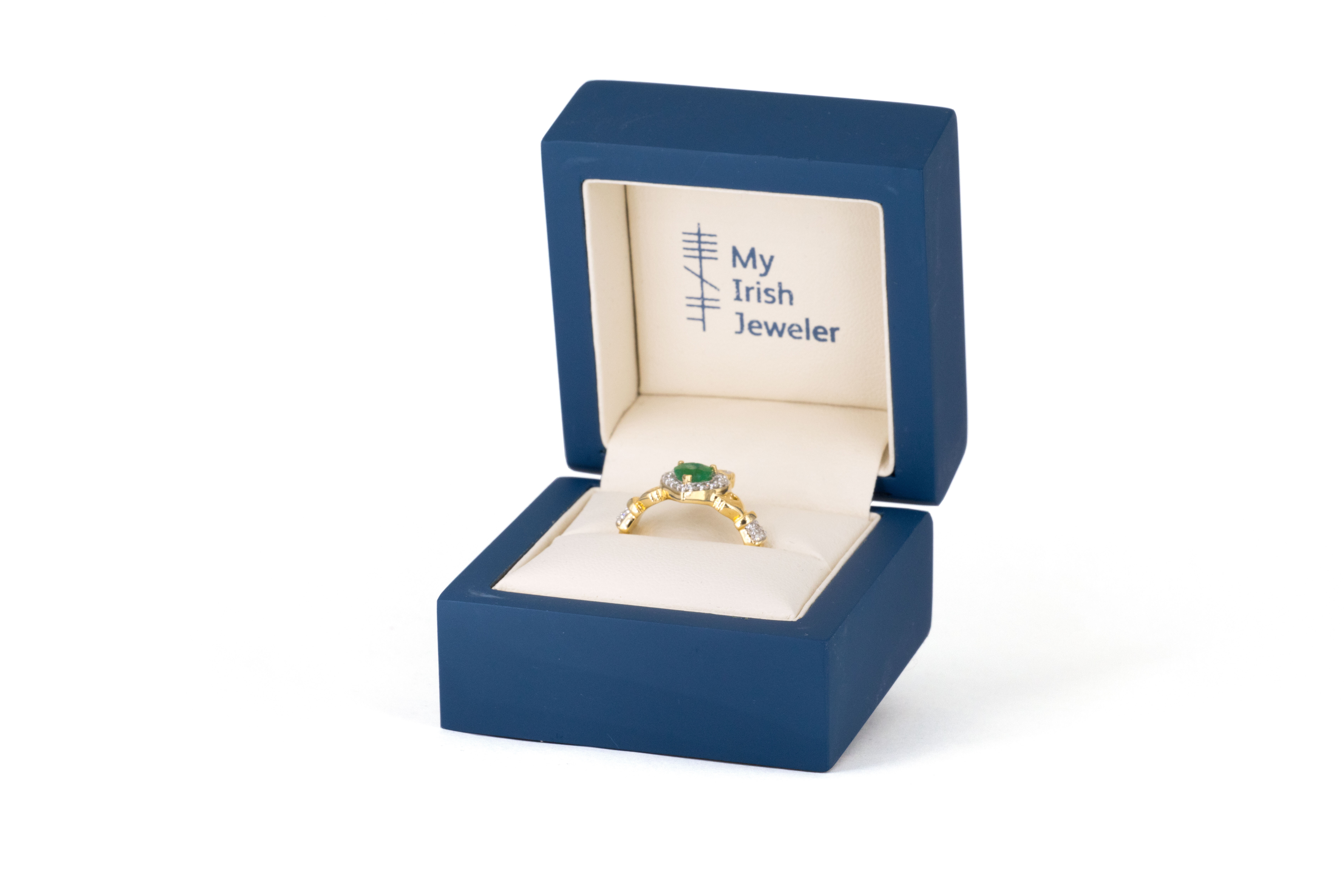 Gorgeous Yellow Gold Claddagh Engagement Ring For Women