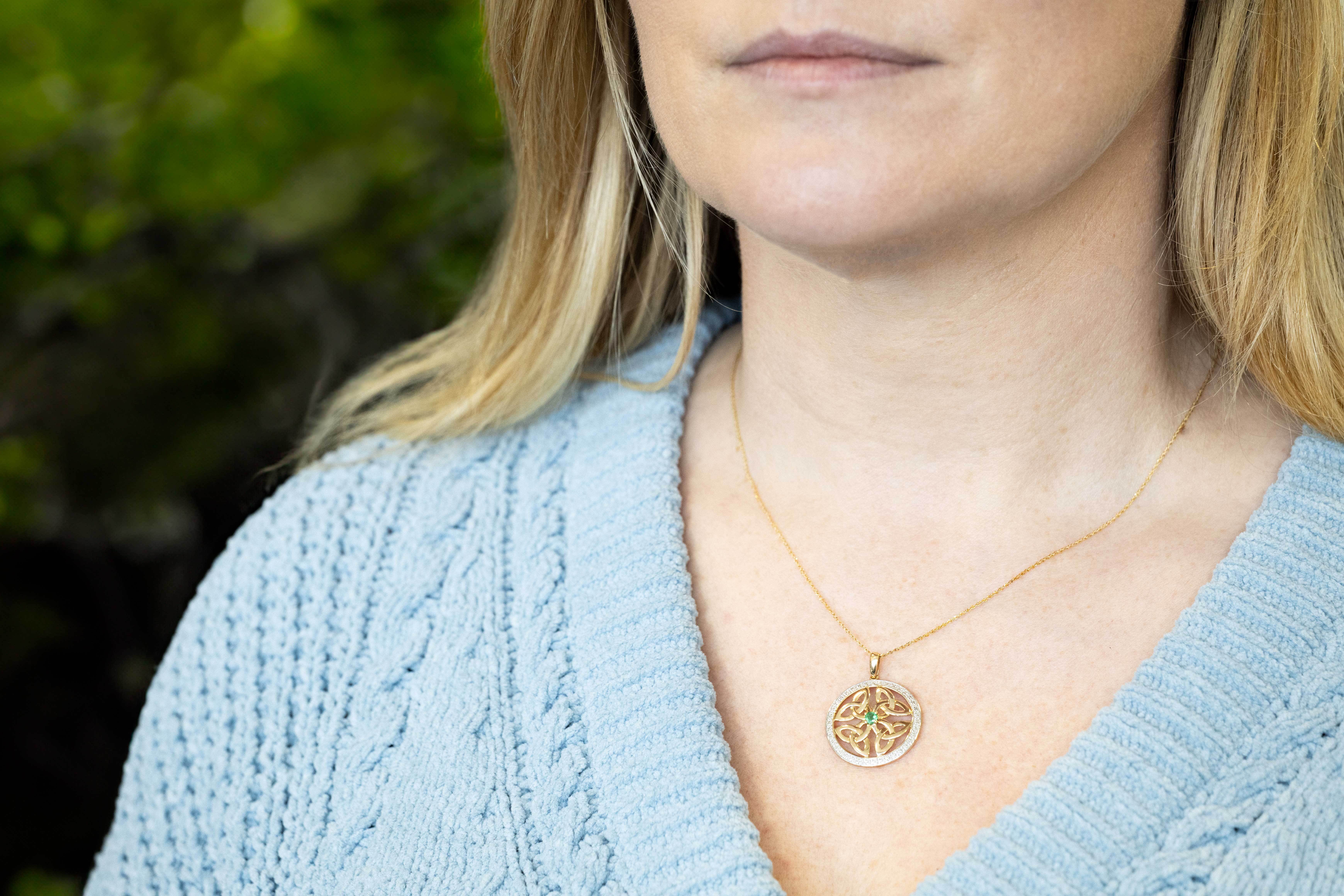 Gorgeous Yellow Gold Trinity Knot Necklace For Women - Model Photo