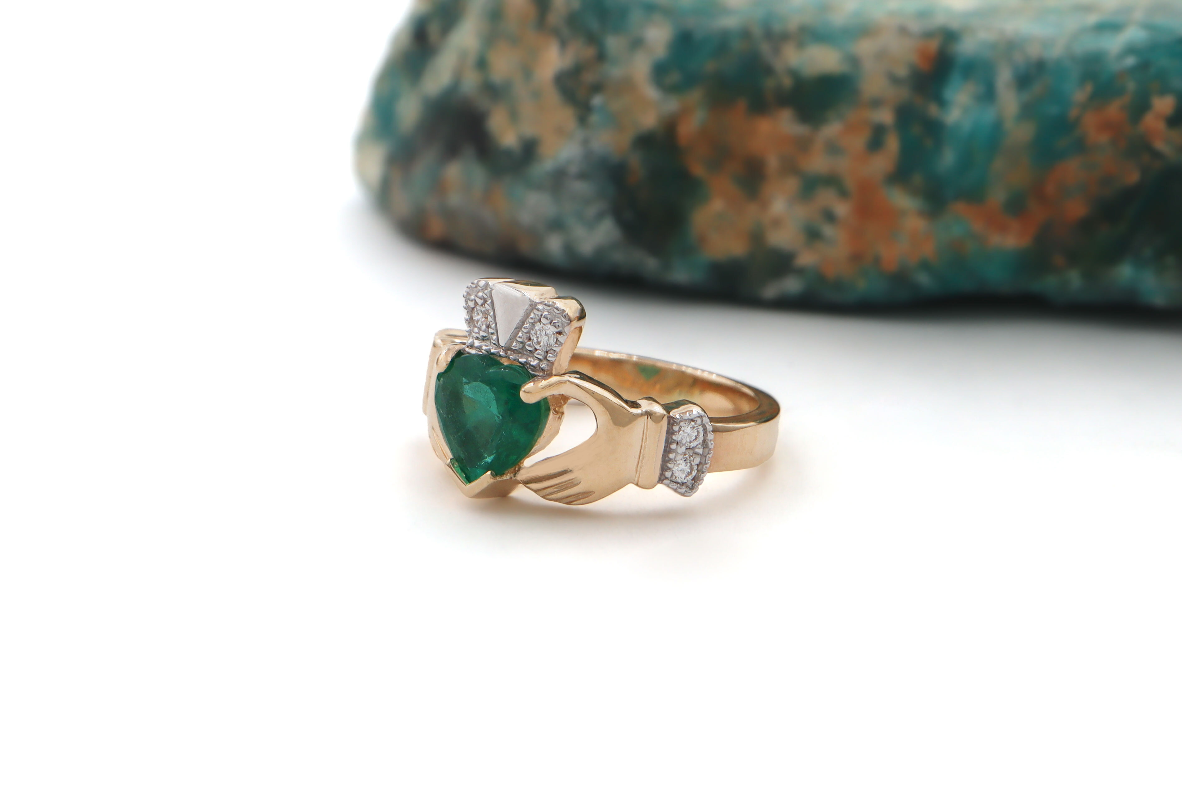 Gorgeous Yellow Gold Claddagh 2.0mm Ring For Women. Side View.