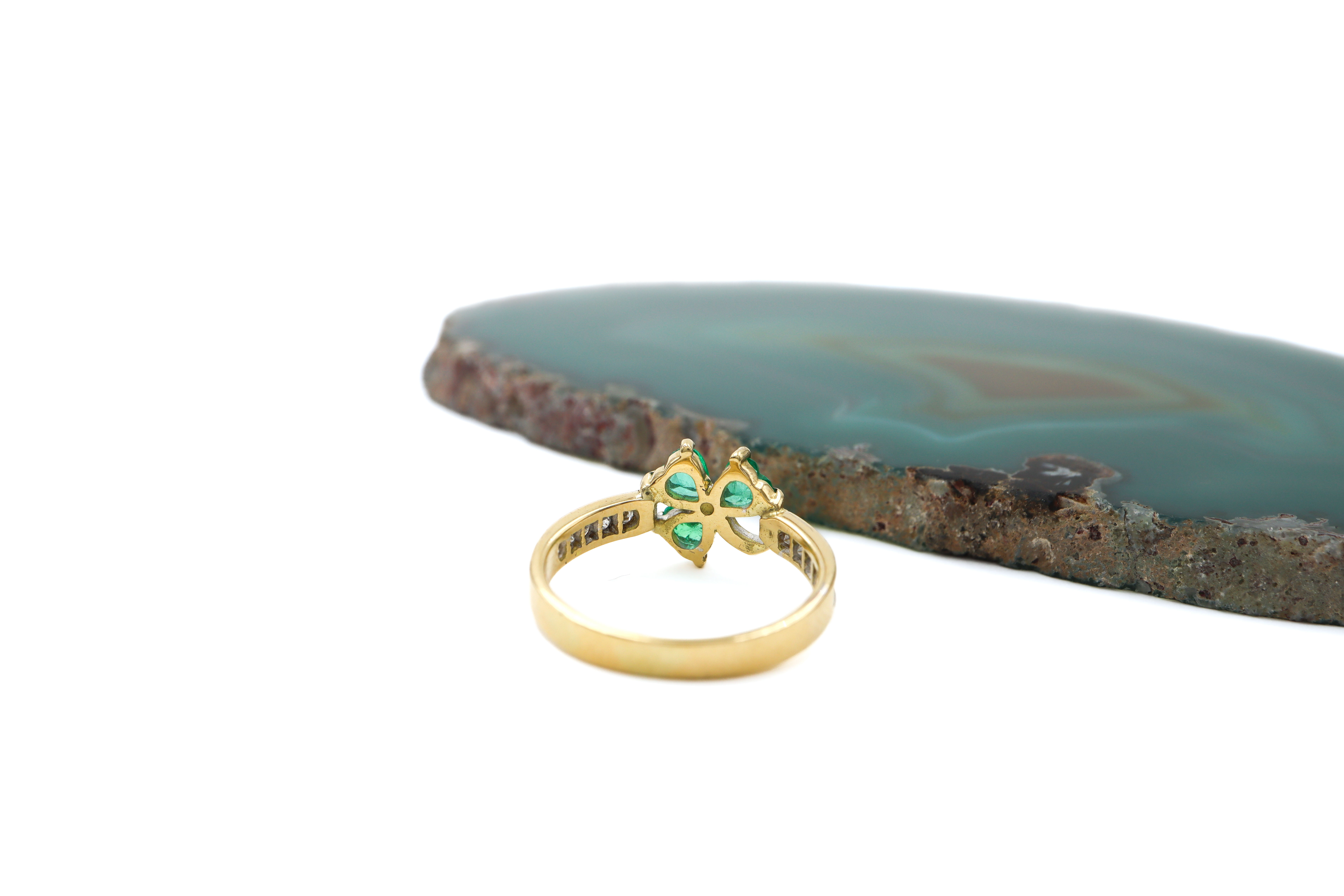 Attractive 14K Yellow Gold Shamrock 2.5mm Ring For Women With a Polished Finish. Picture Of The Back.