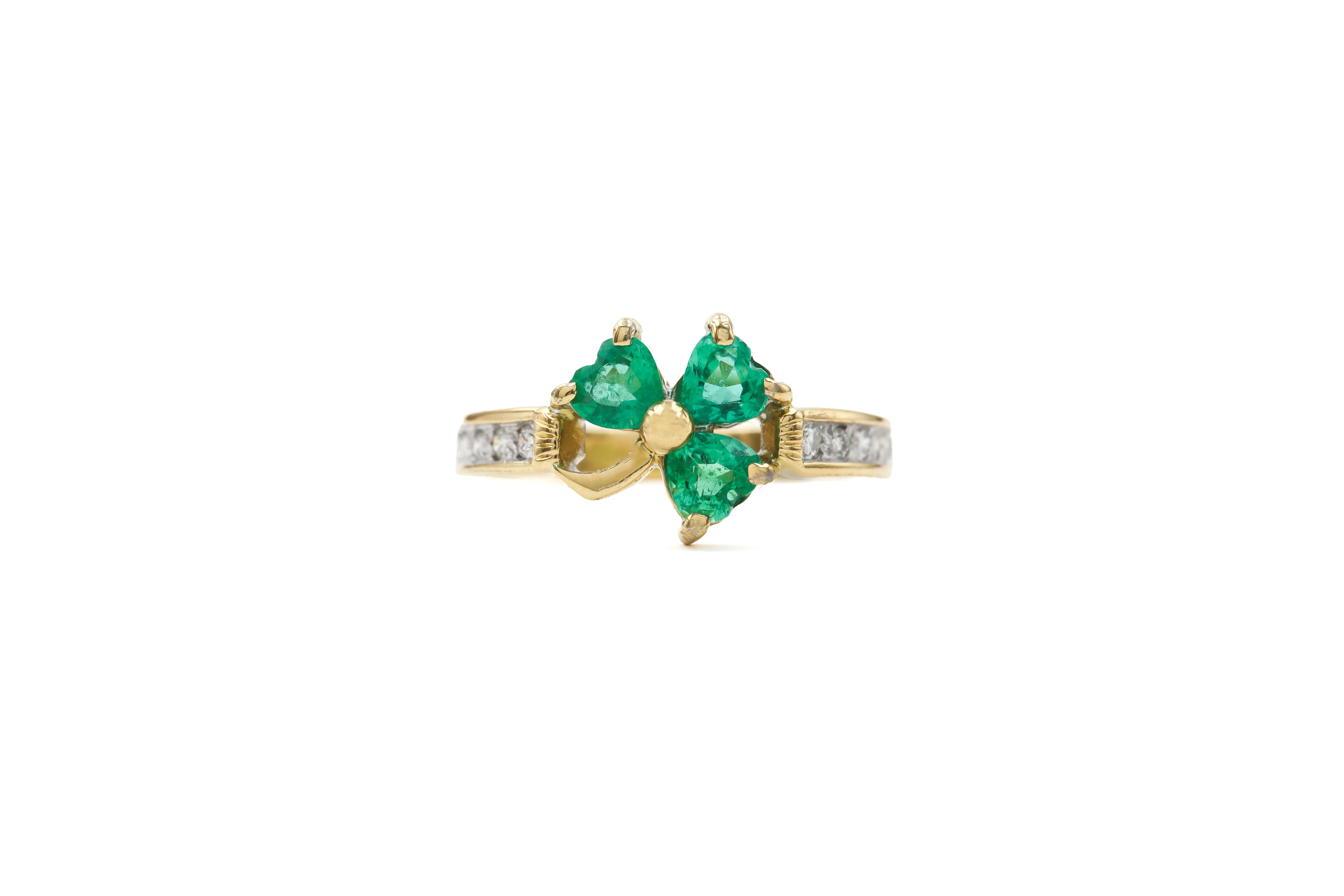 Luxurious Yellow Gold Shamrock 2.5mm Ring With a Polished Finish For Women