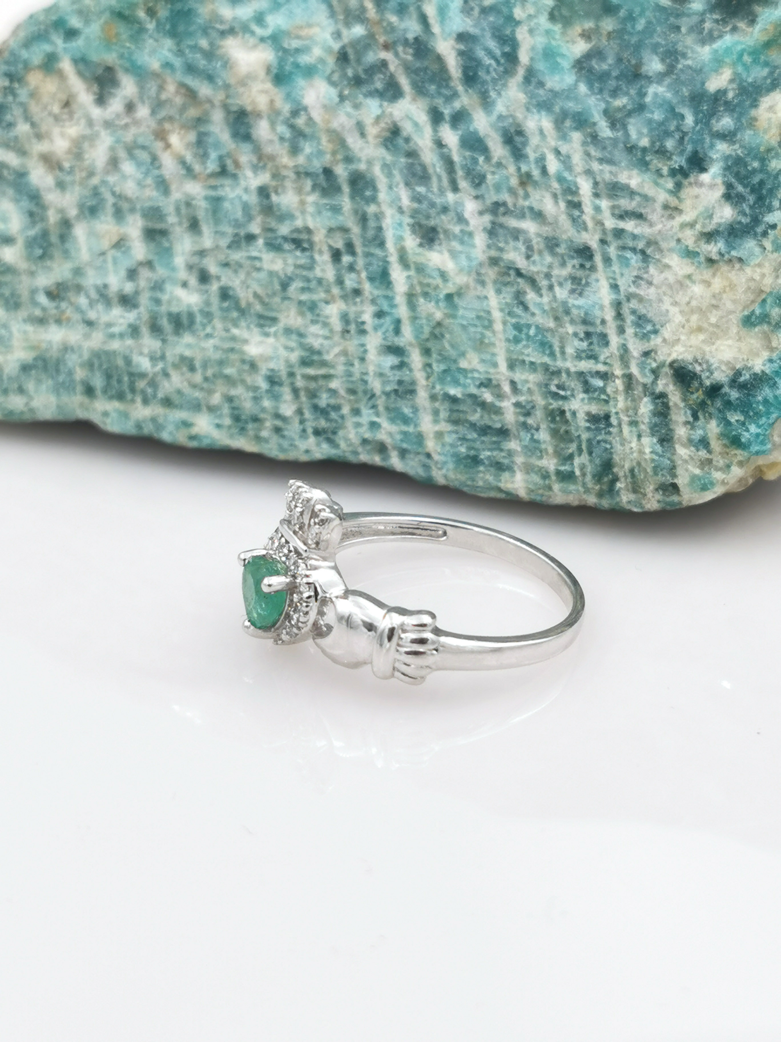 Luxurious 14K White Gold Claddagh Ring For Women With a Polished Finish