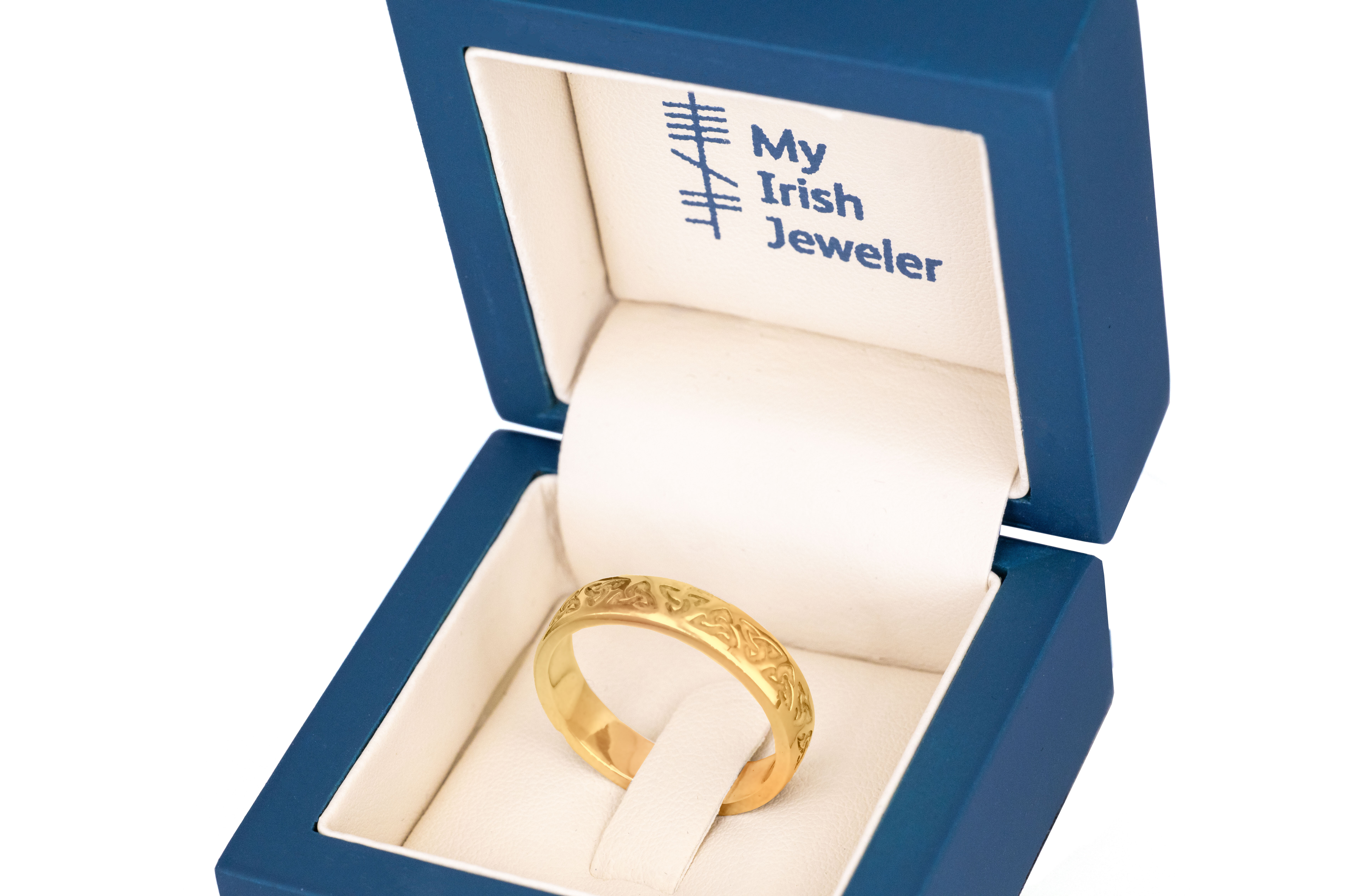 Mens Gorgeous Yellow Gold Trinity Knot 5.5mm Ring. In Luxury Packaging.