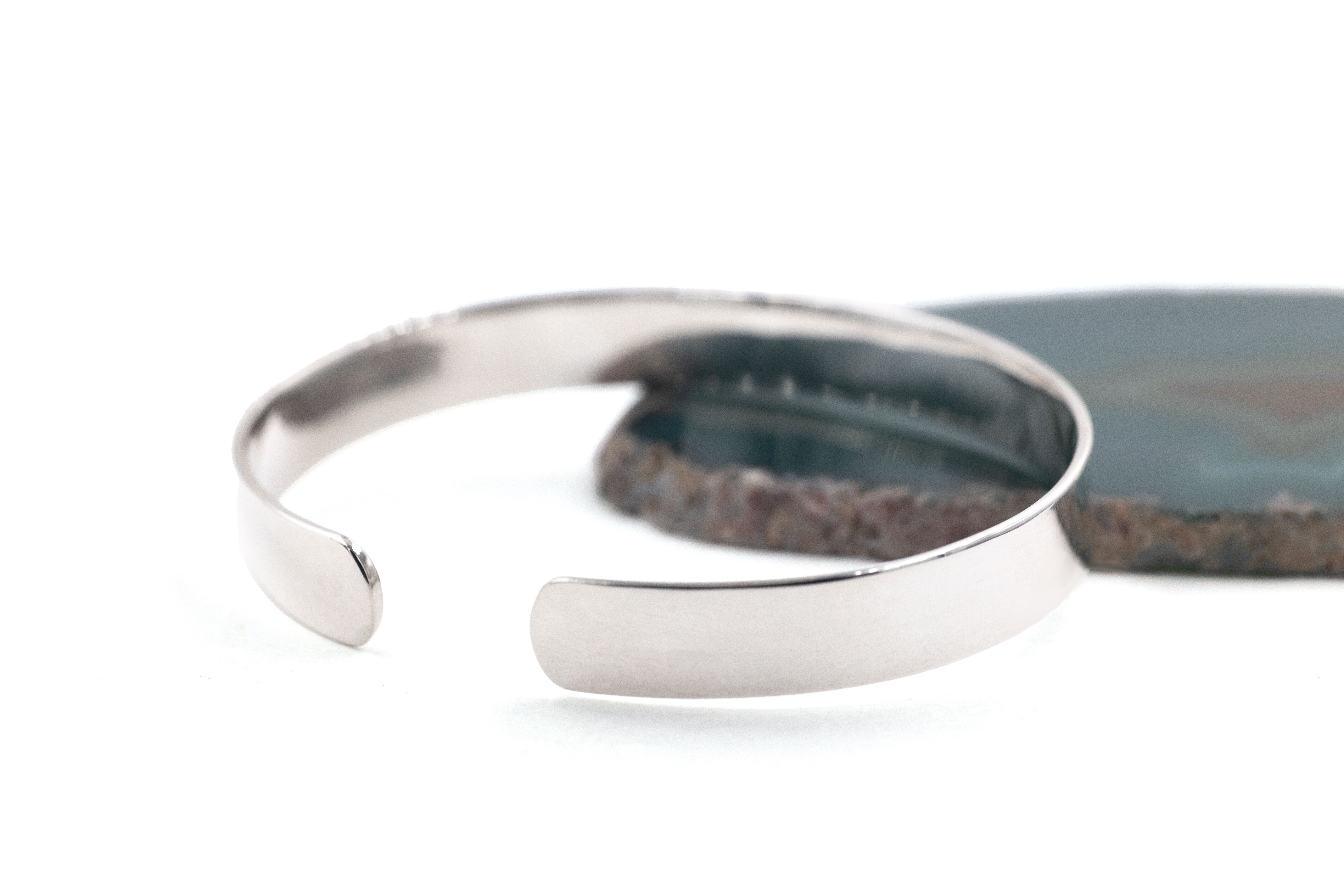 Mens Florentine Gaelic Engravable Bracelet in Real Sterling Silver. Picture Of The Back.