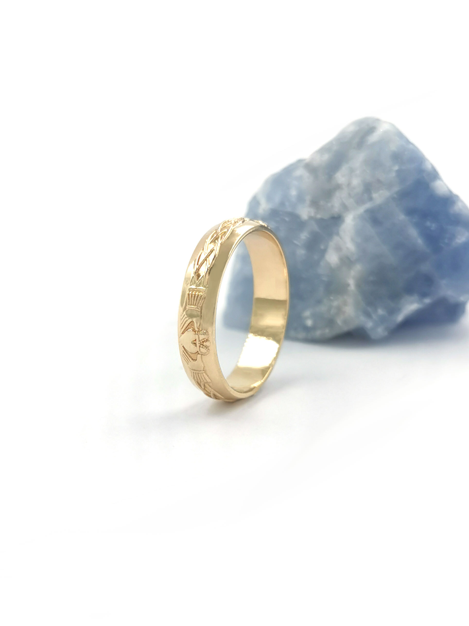 Gorgeous 18K Yellow Gold Claddagh Ring For Women