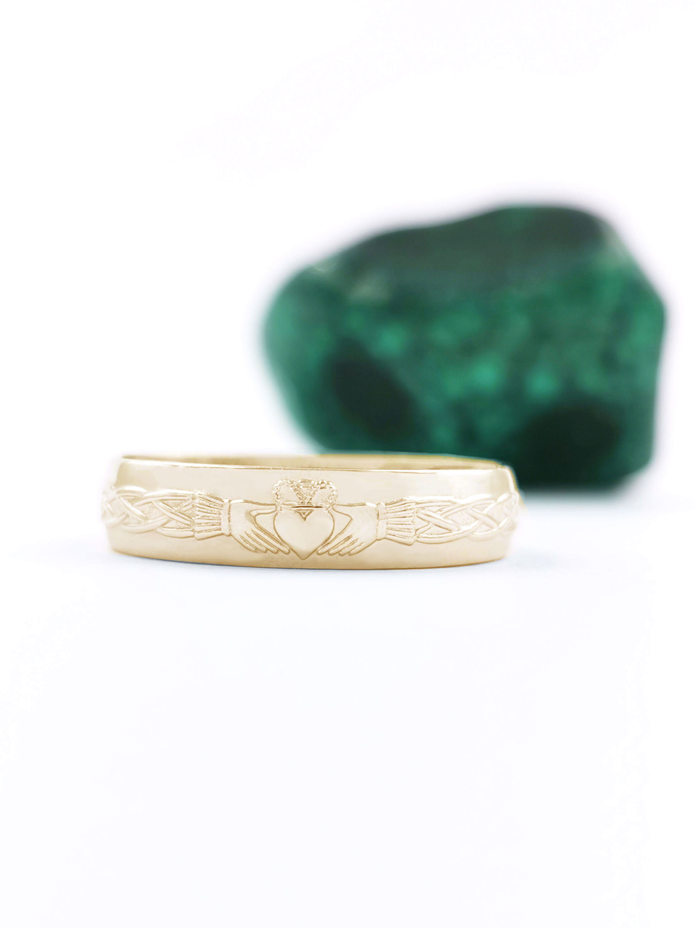 Attractive Yellow Gold Claddagh & Celtic Knot Wedding Ring For Men