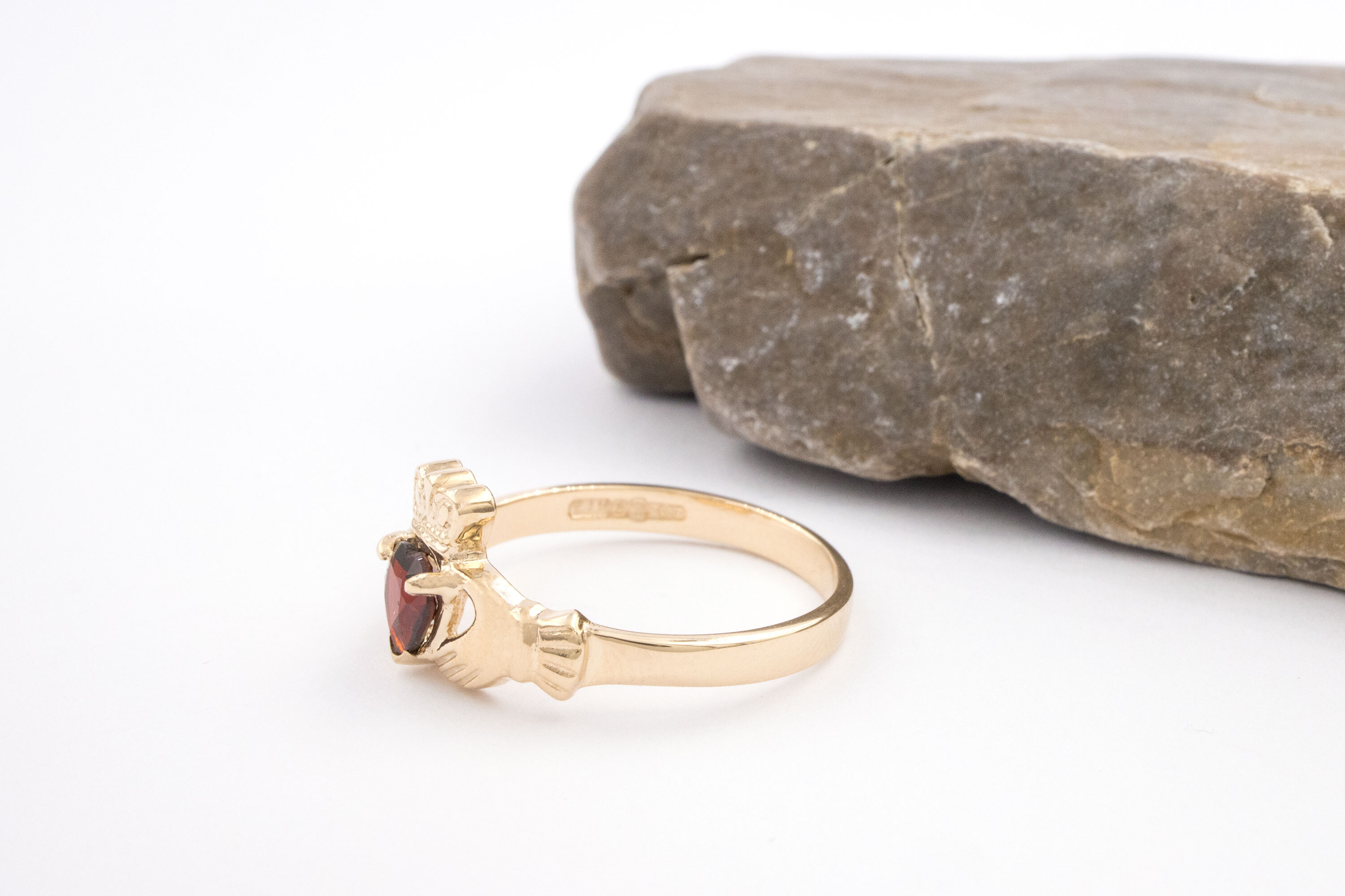 10k gold on sale claddagh ring