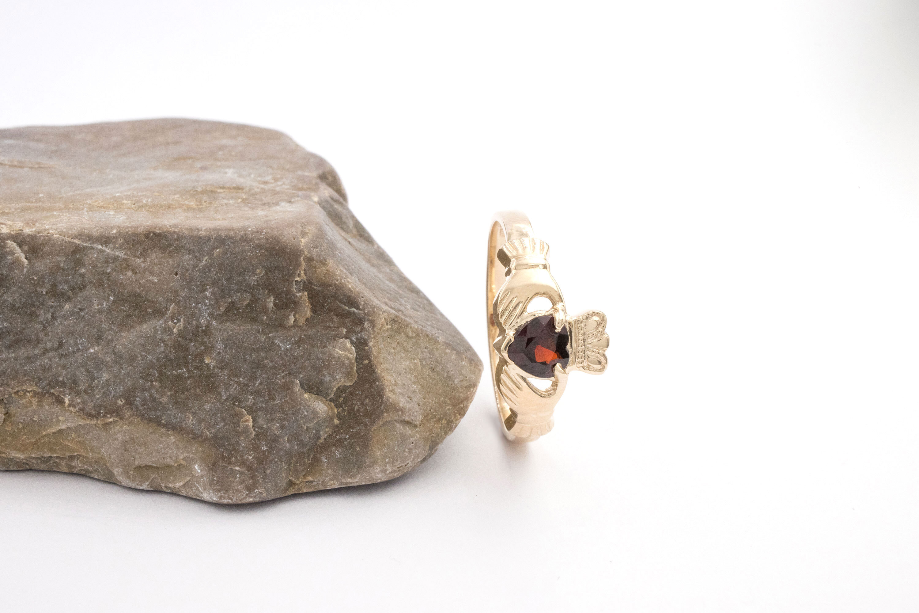 Womens Gorgeous 10K Yellow Gold January Birthstone Anniversary Ring