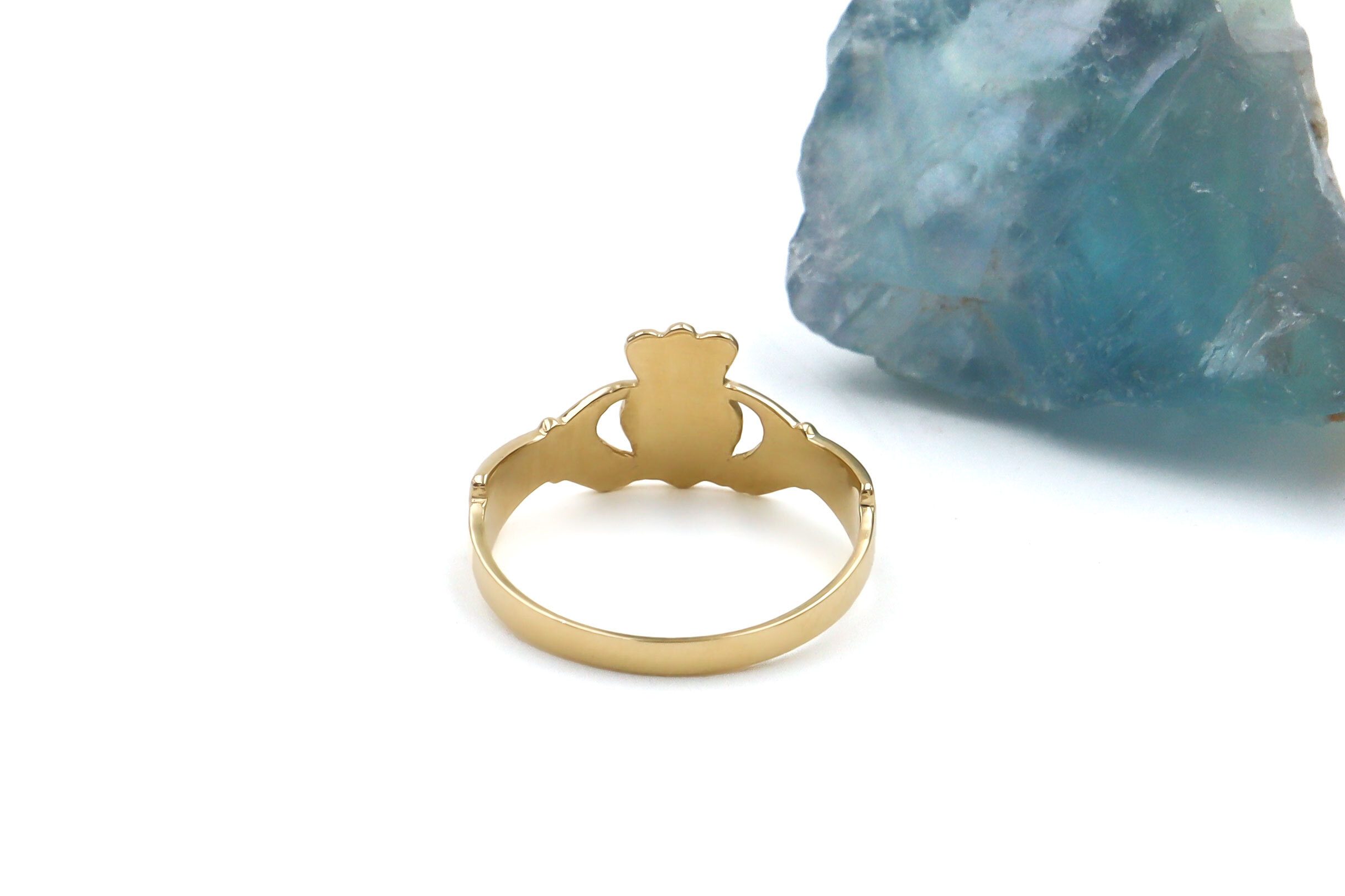 Womens 9K Yellow Gold Claddagh 2.0mm Ring. Picture Of The Back.