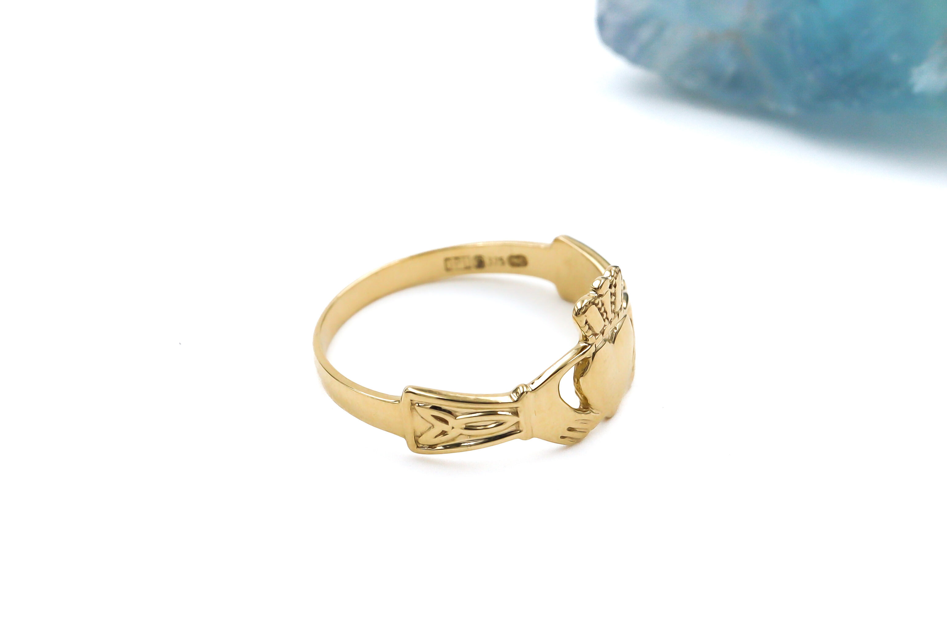 Womens Claddagh 2.0mm Ring in 9K Yellow Gold. Side View.