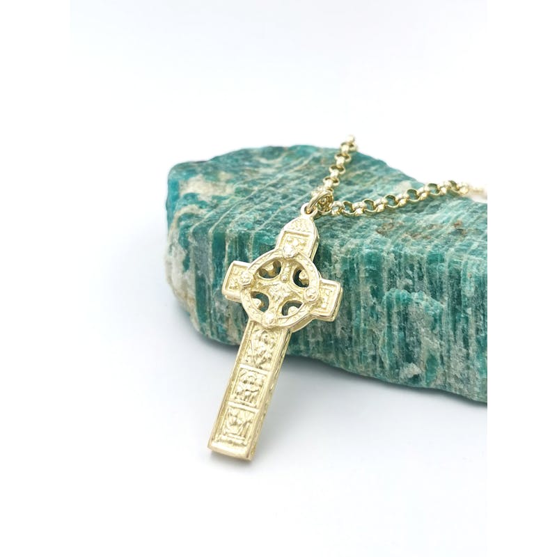 Celtic Cross Necklace in Yellow Gold