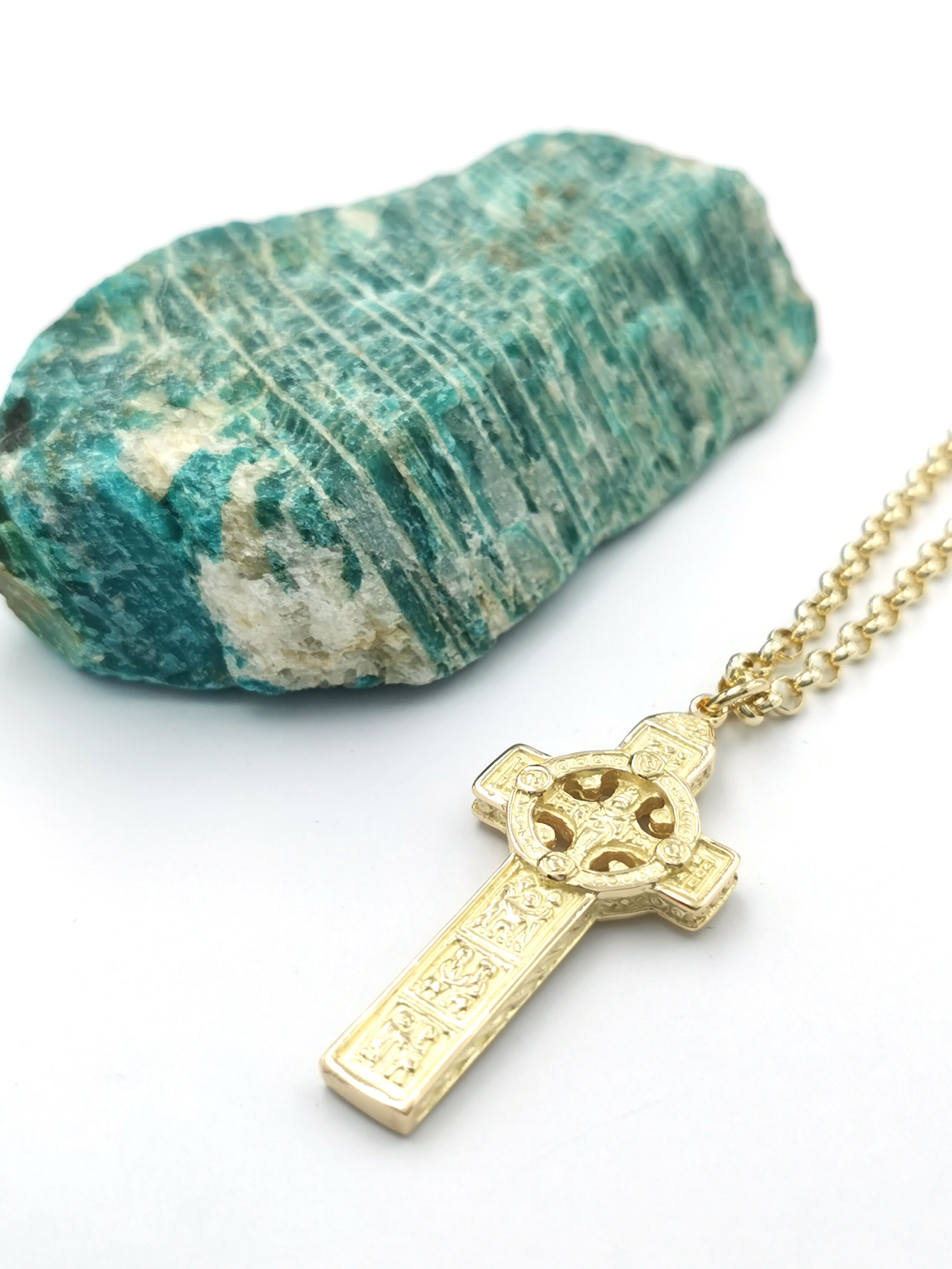 Celtic Cross Necklace in Yellow Gold