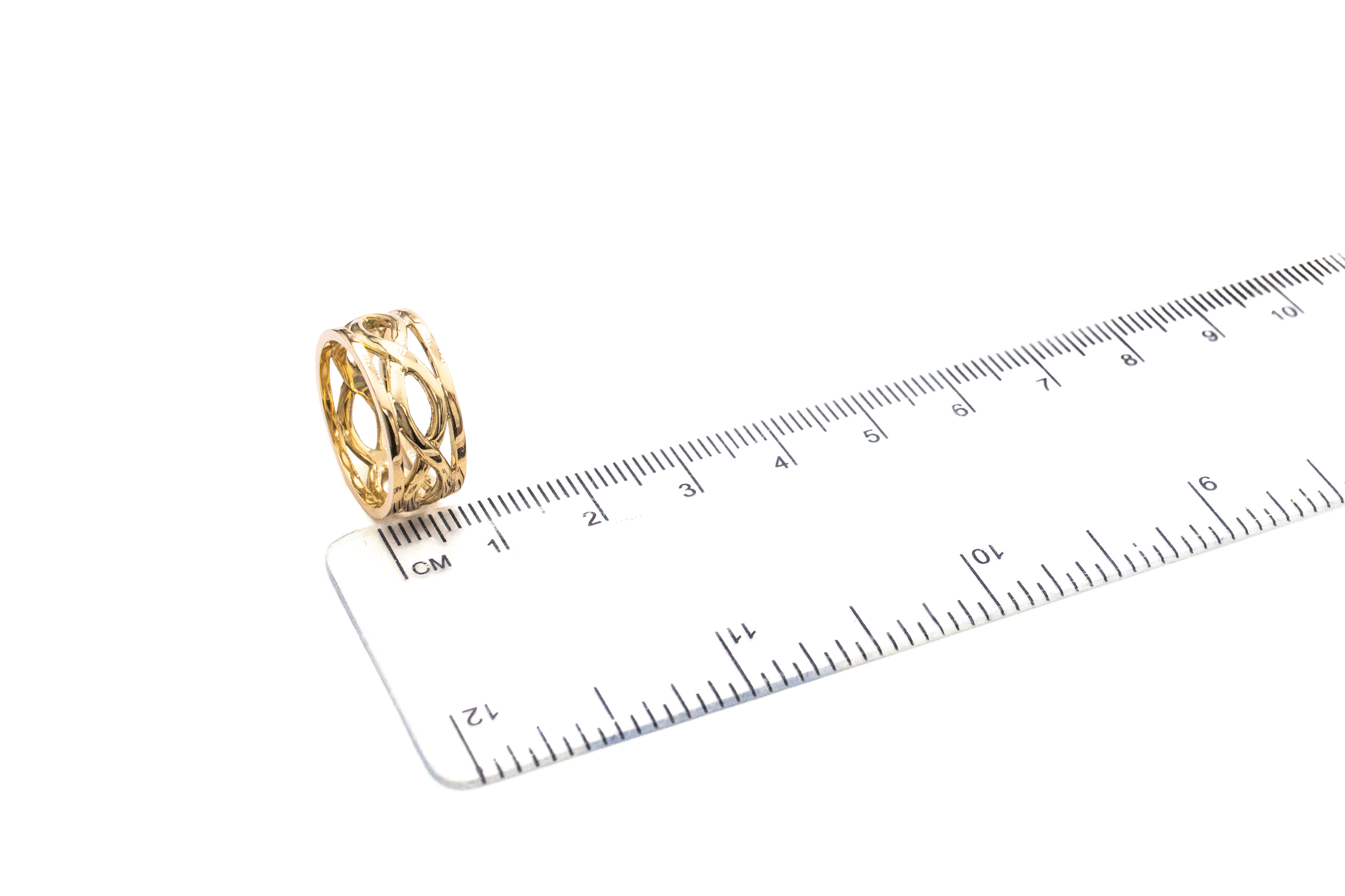 Gorgeous 14K Yellow Gold Celtic Knot 7.3mm Ring For Women. Picture For Scale.