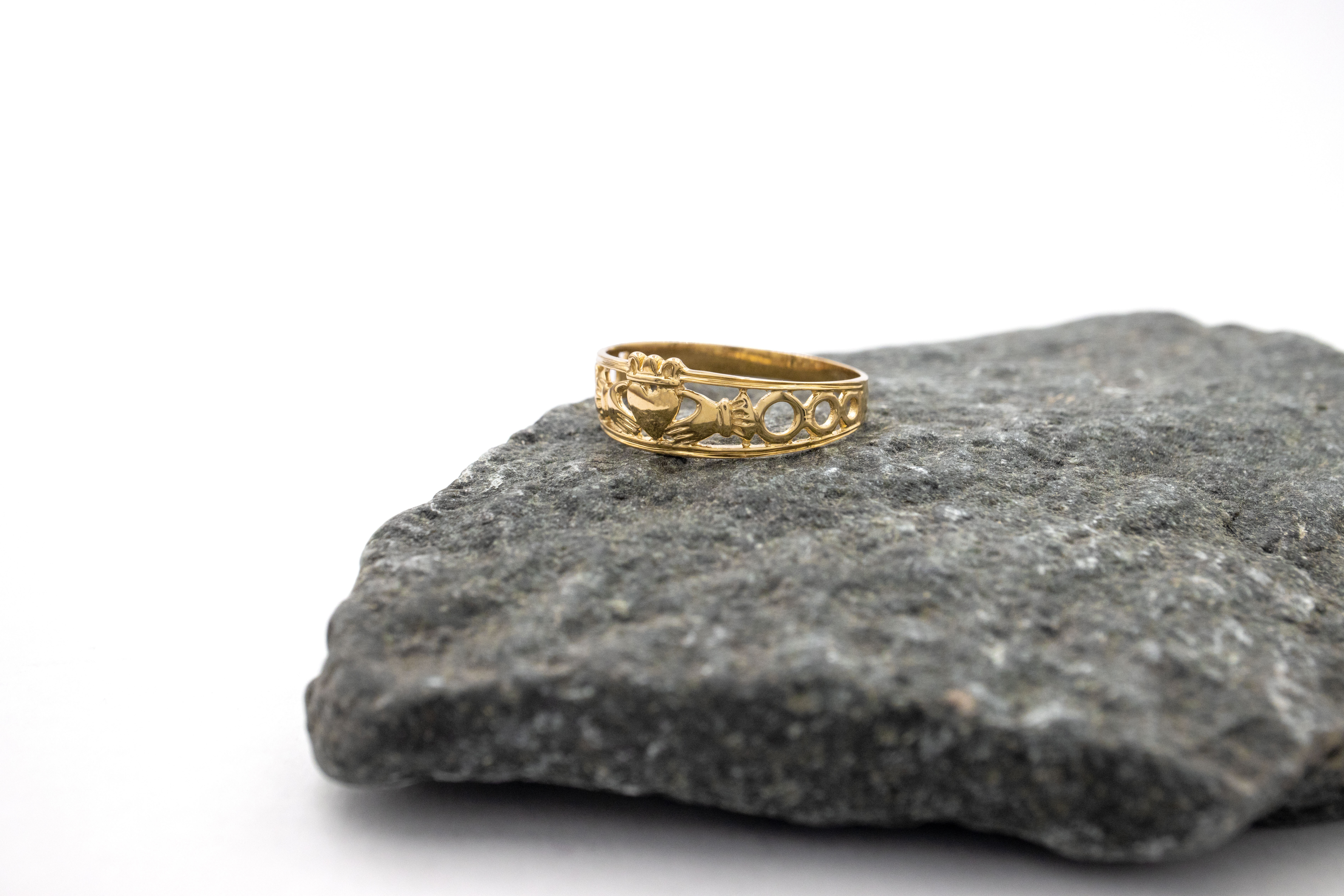 Striking Yellow Gold Claddagh Ring For Women. Side View.
