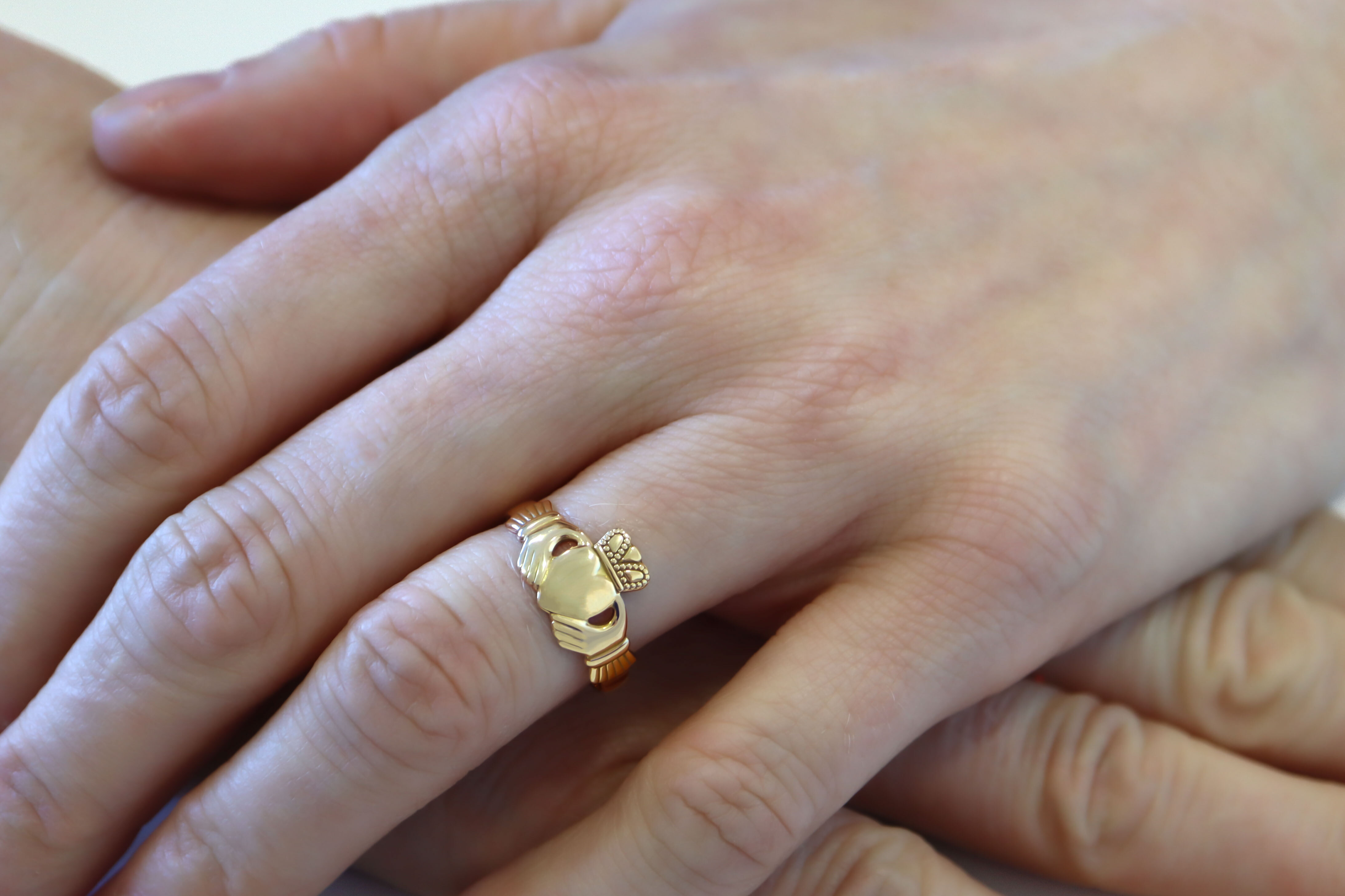 Gold Ladies Light Weight Claddagh Ring Sku 4908 model