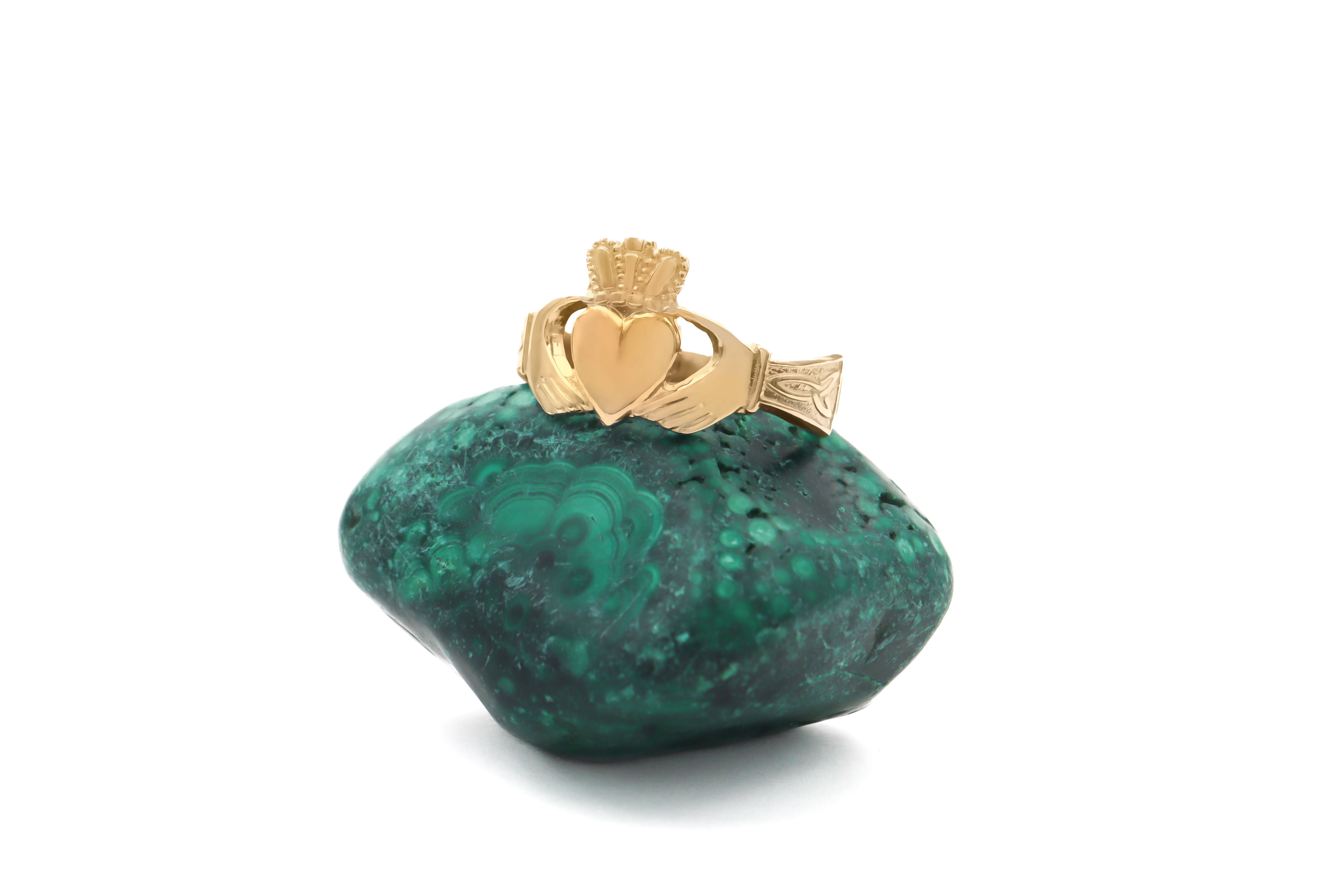 Mens Claddagh Ring in Yellow Gold