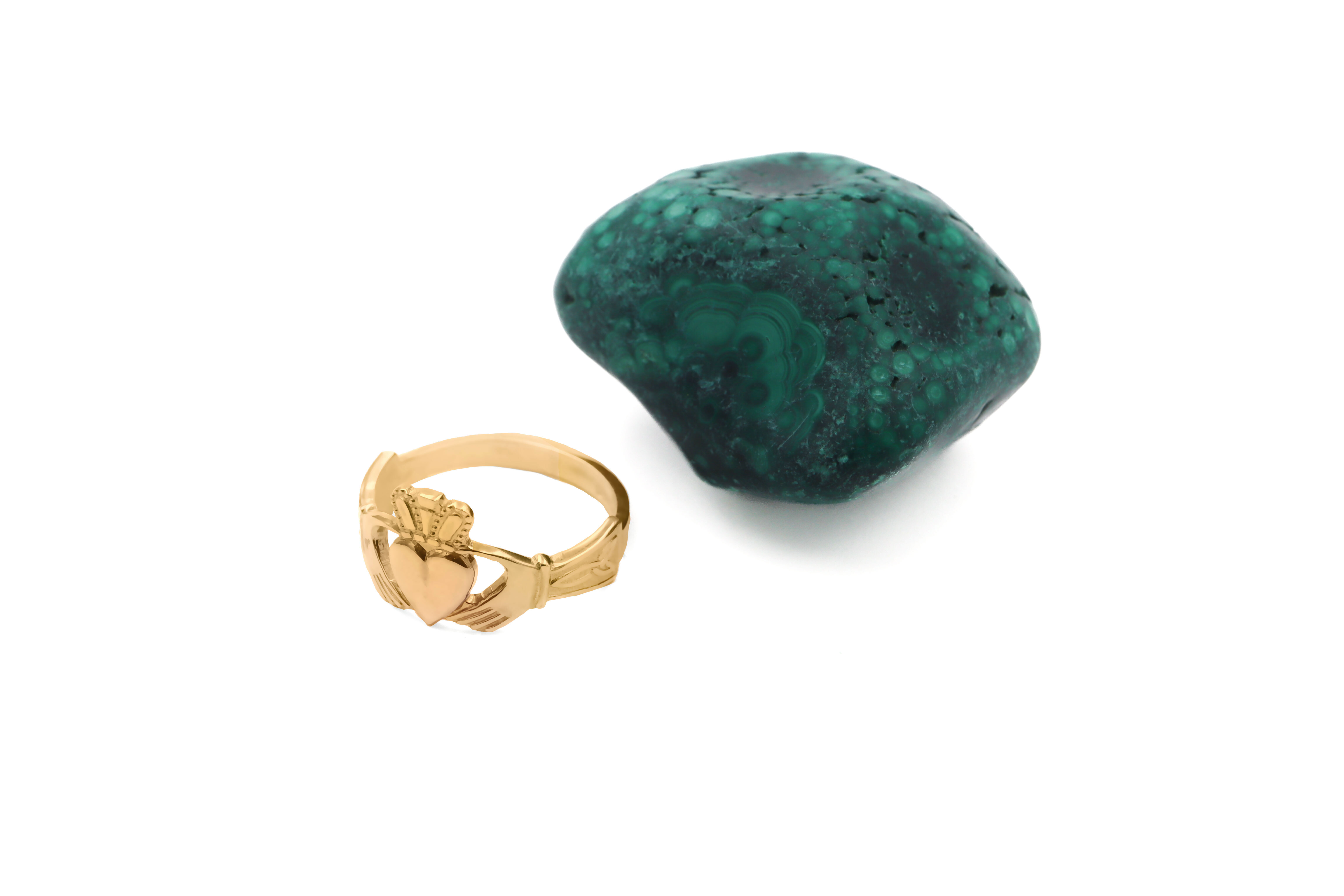 Mens Yellow Gold Claddagh Ring. Side View.