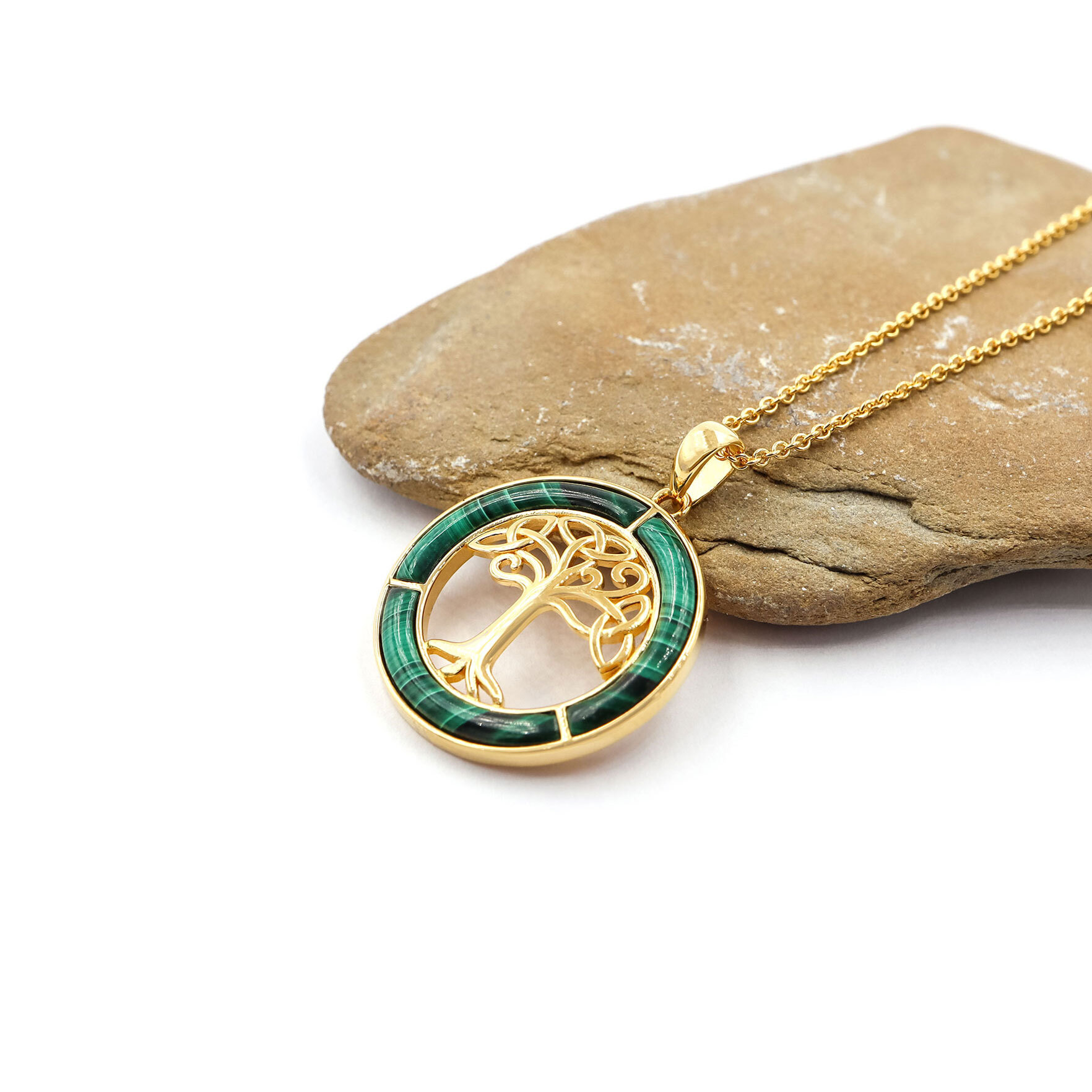 Necklace store green Irish with 14k gold