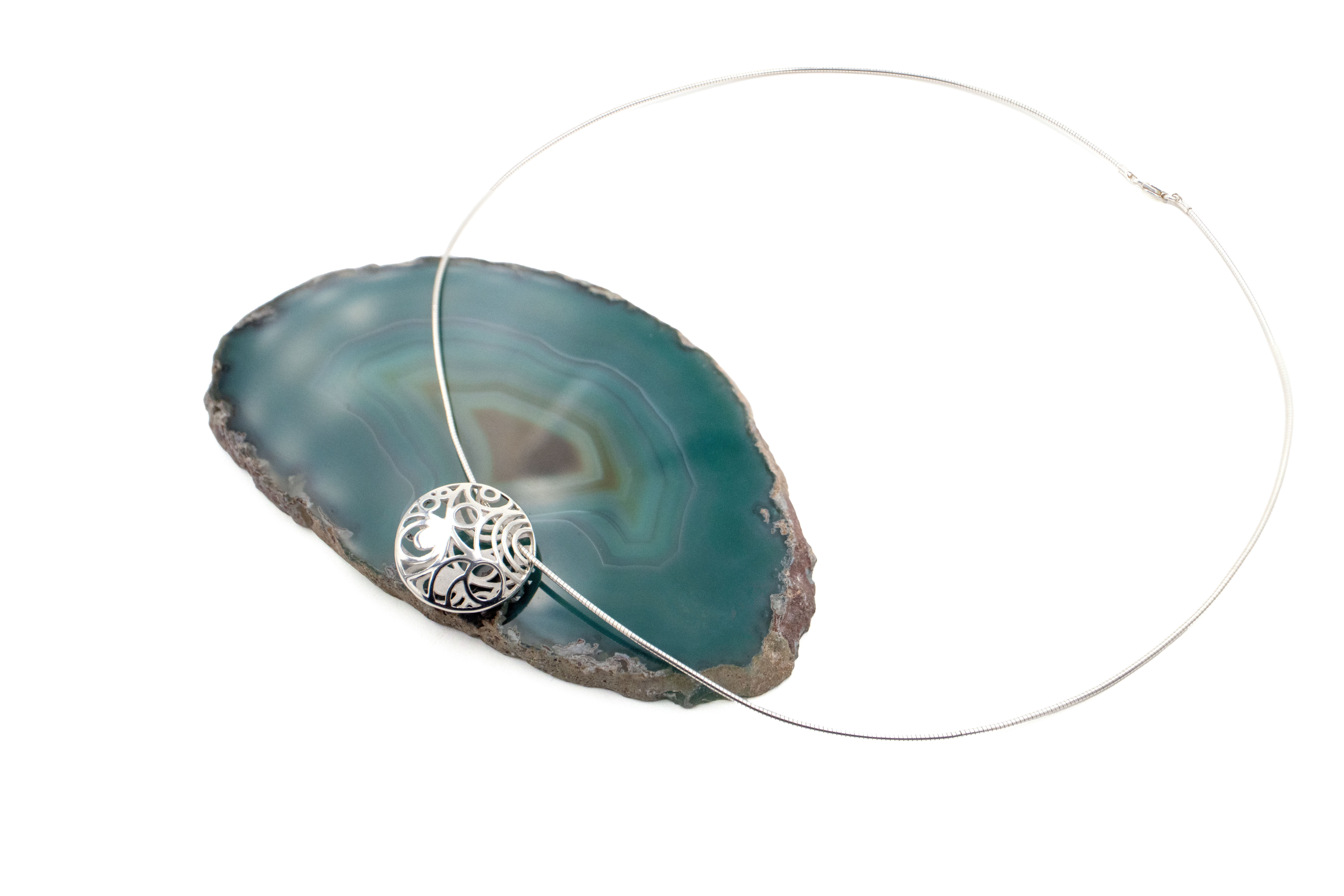 Womens Folklore Gift Set in Sterling Silver With a Polished Finish. Side View.