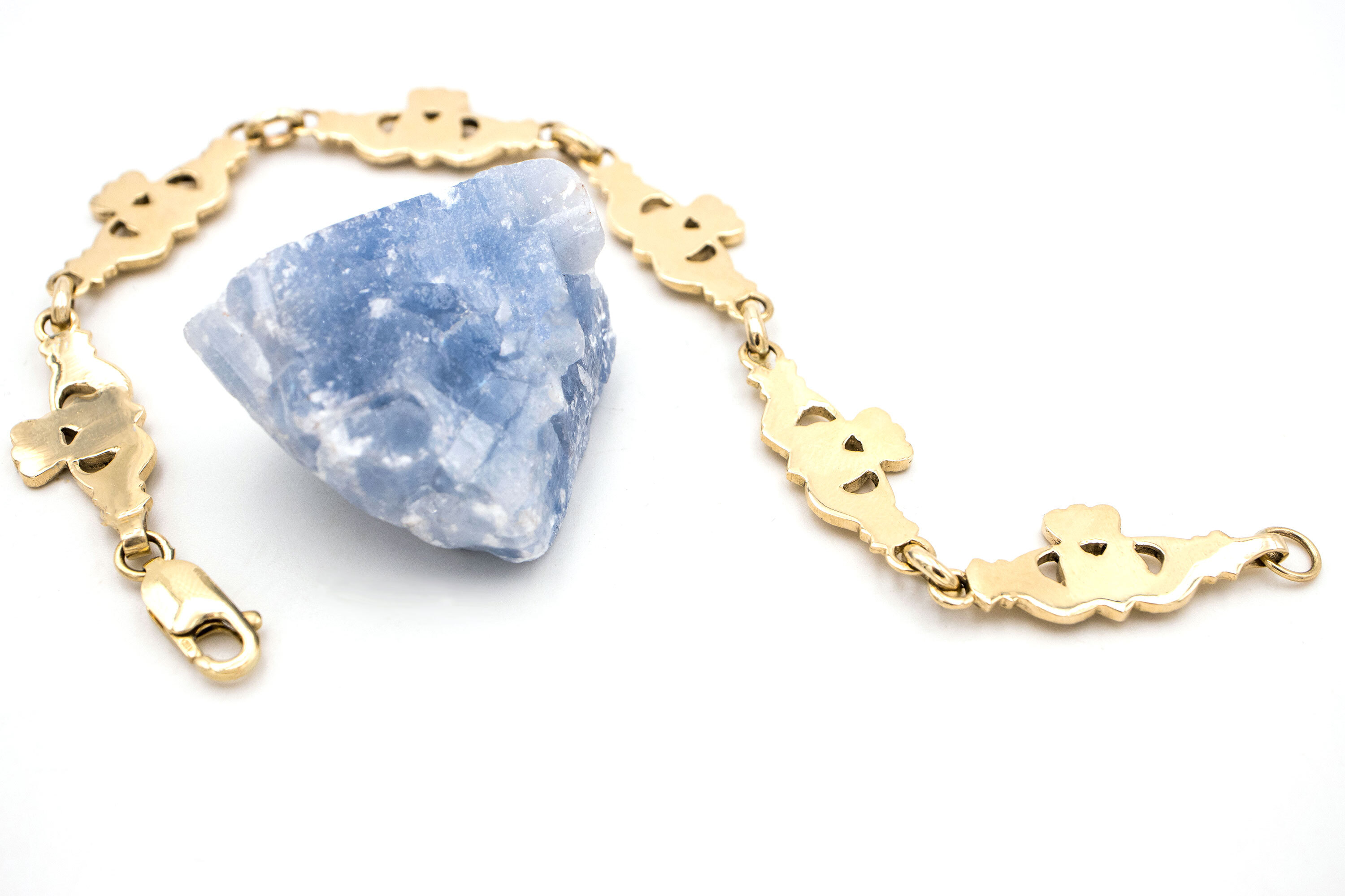 Womens Yellow Gold Claddagh Bracelet